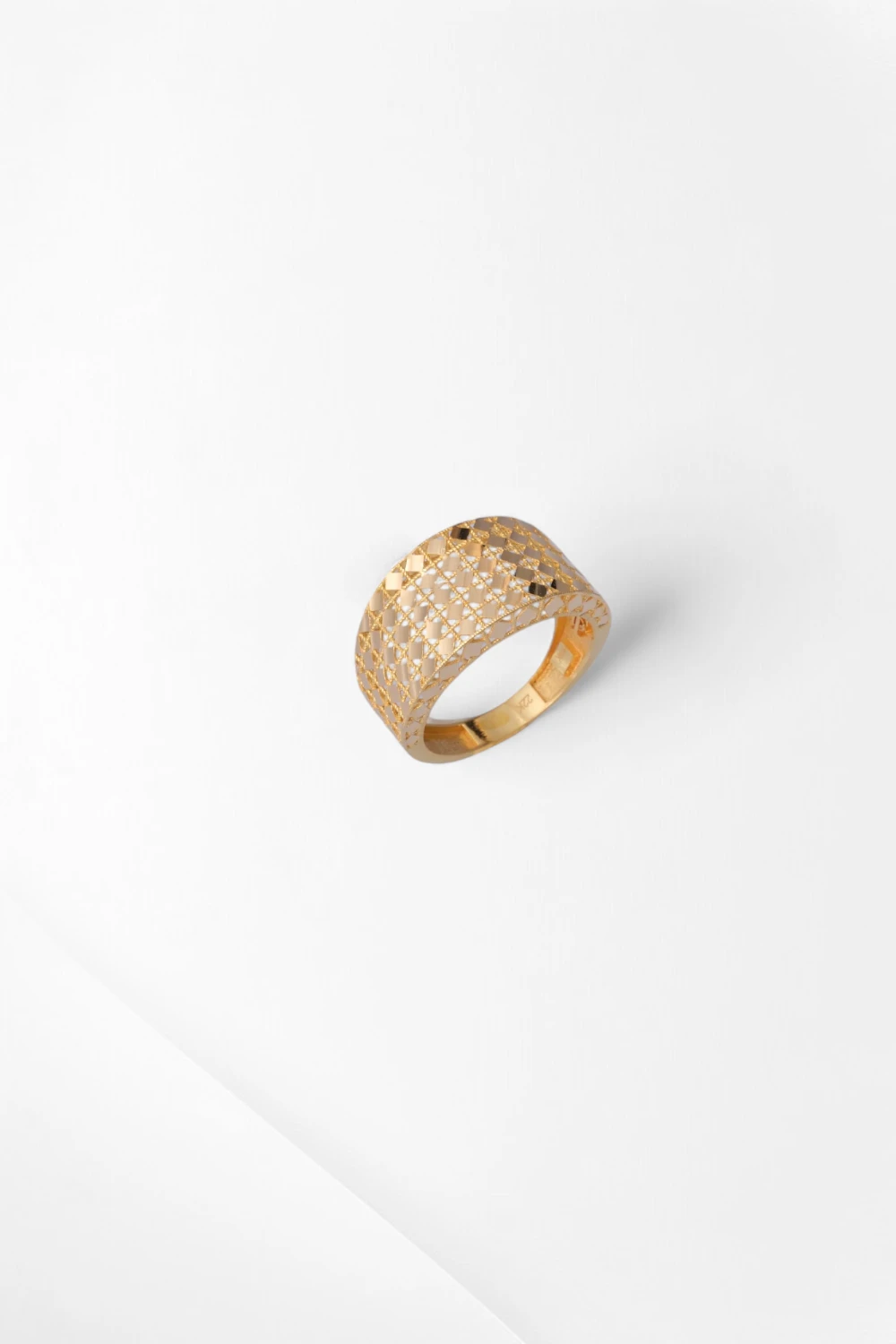 Kristal Mozaik: 22 Ayar Üç Boyutlu Dokulu Yüzük 3,90 GR Ürün Kodu: YZ06732