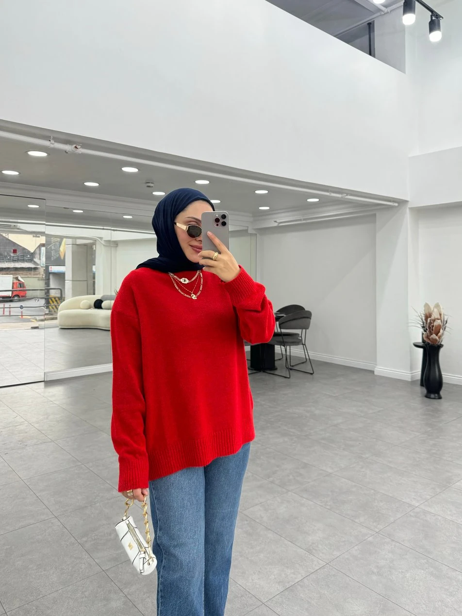 M.Muadil Kırmızı Kazak