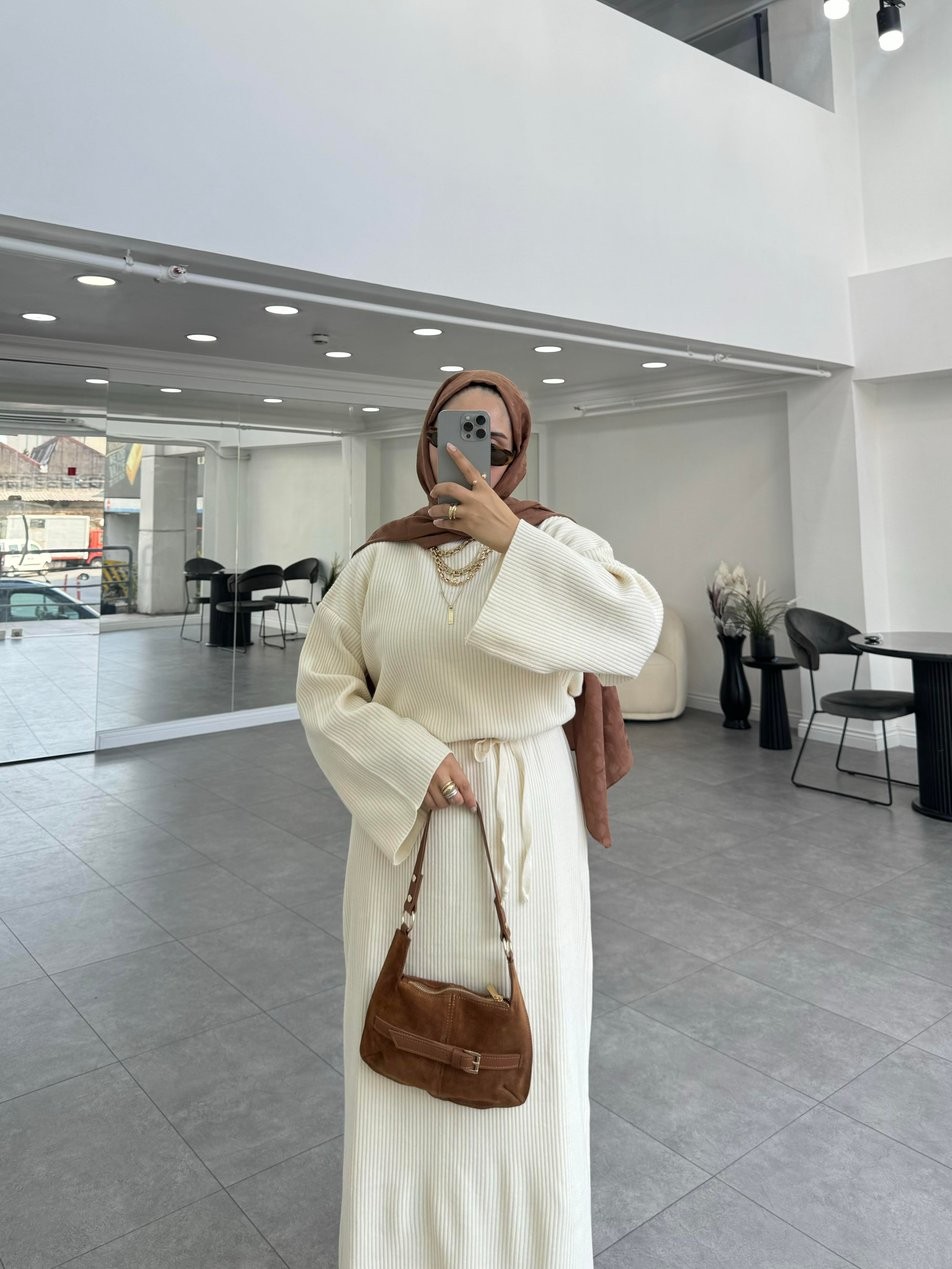 Ella Taş Elbise