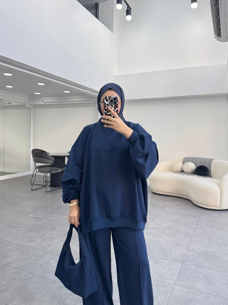 Alinda Lacivert İkili Takım