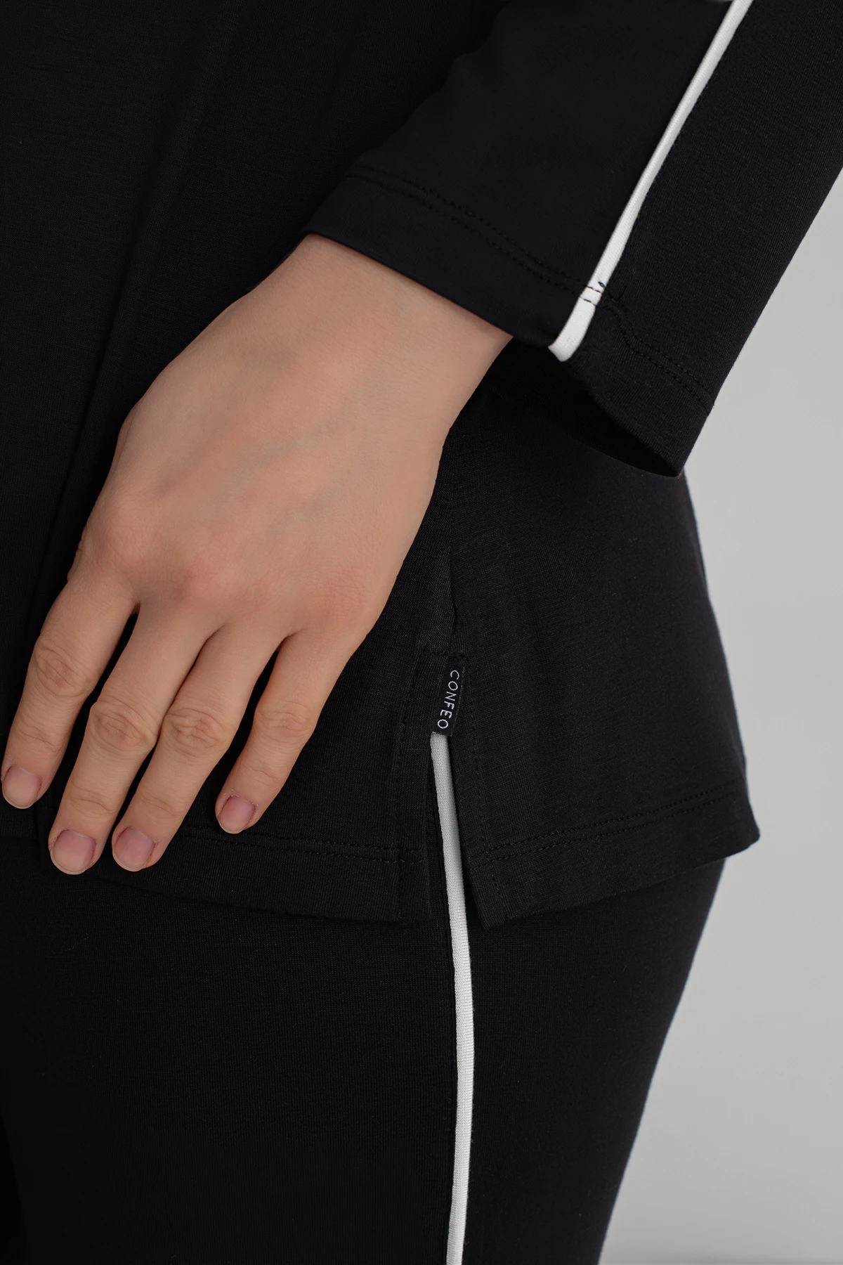 Confeo 840-854 Önü Düğmeli Uzun Kol Pijama Takımı