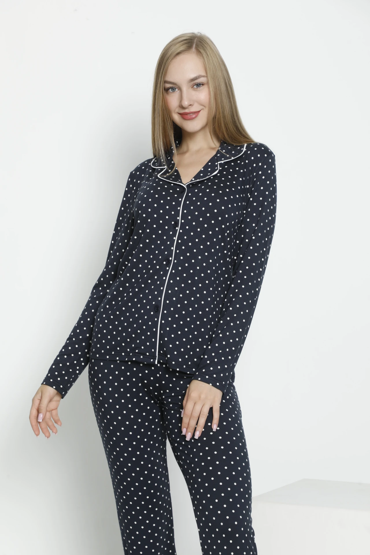 Confeo 840-250 Viskon Önü Düğmeli Uzun Kol Pijama Takımı