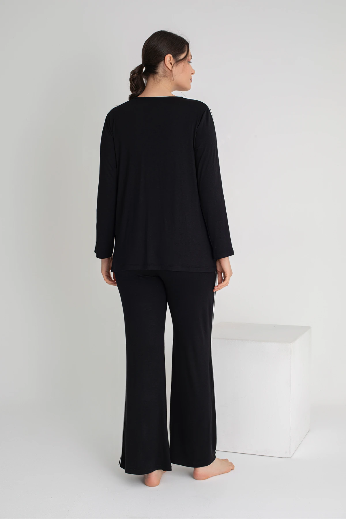 Confeo 840-854 Önü Düğmeli Uzun Kol Pijama Takımı