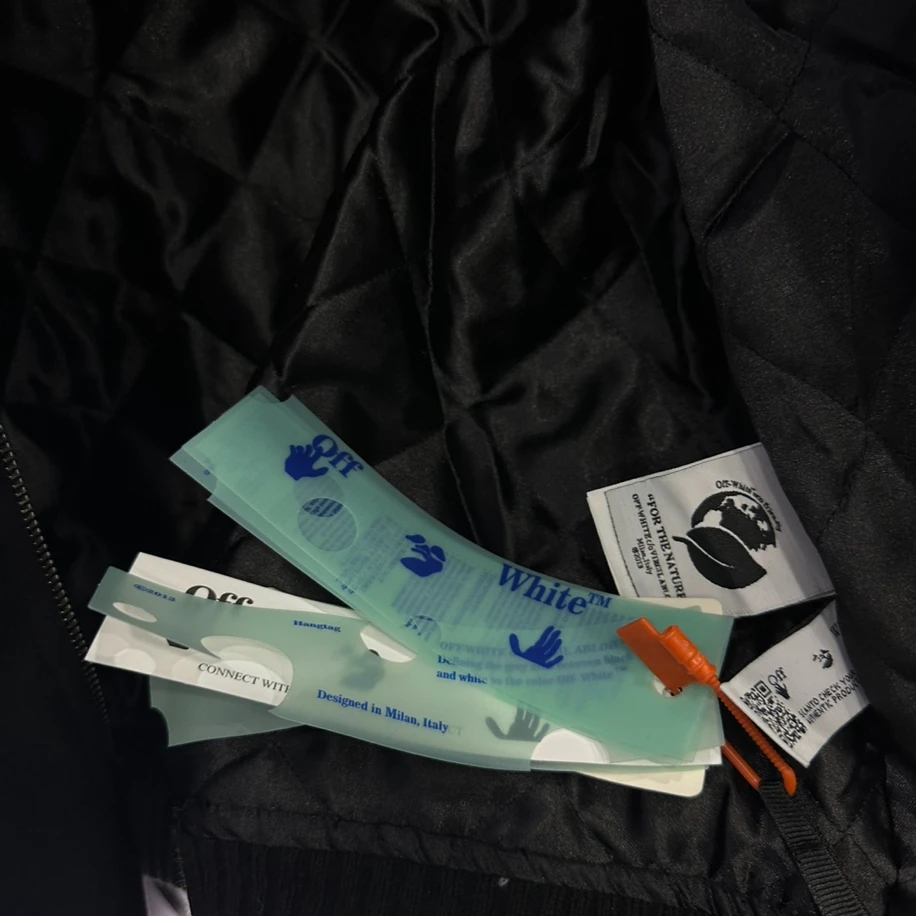 Off-White Bomber Ceket