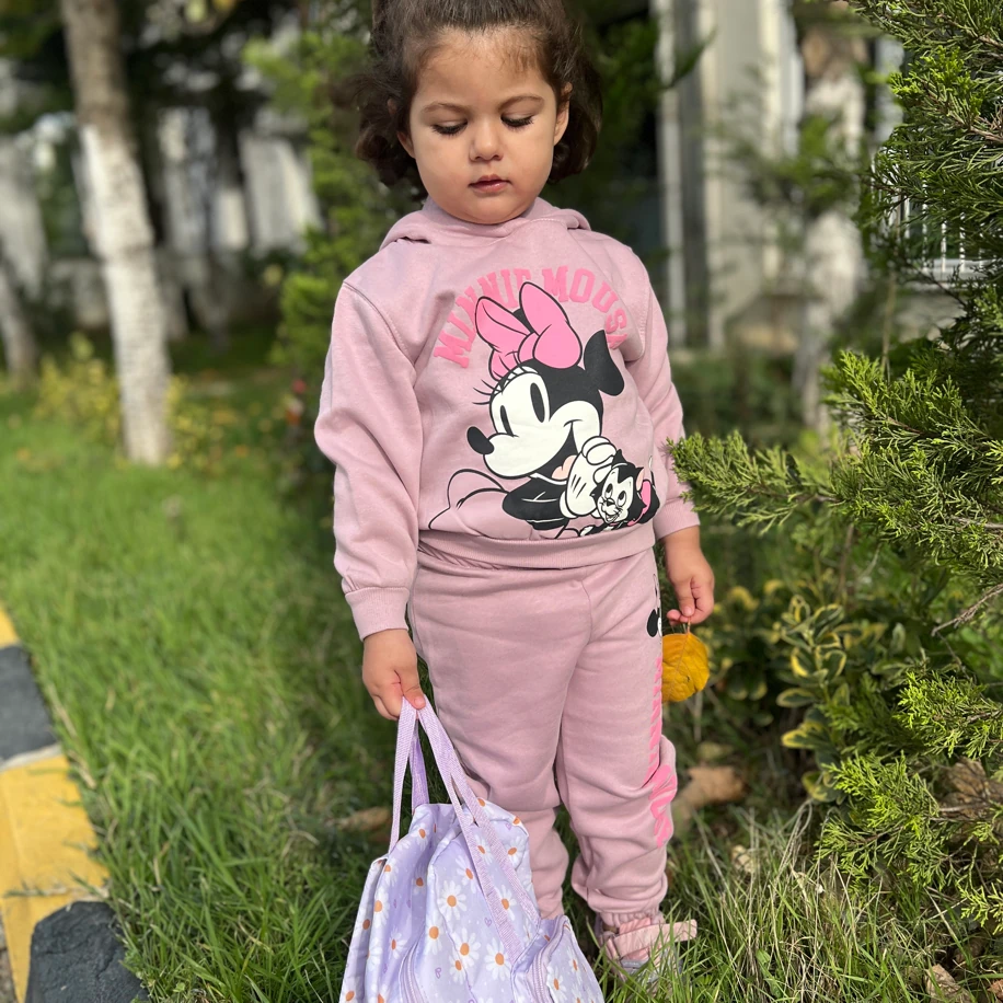 Kapşonlu eşofman takımı