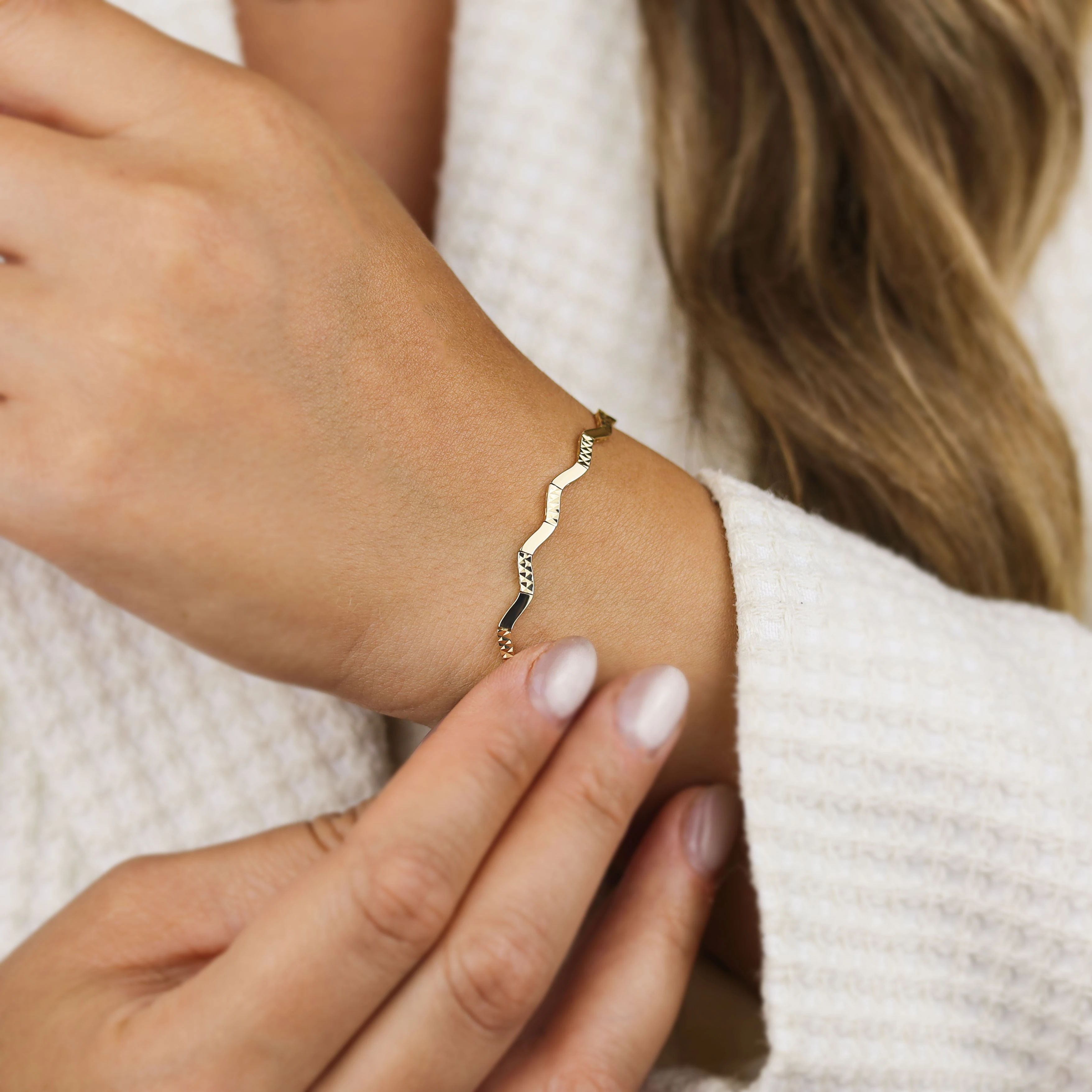 Dalgalı Ajda Bileklik