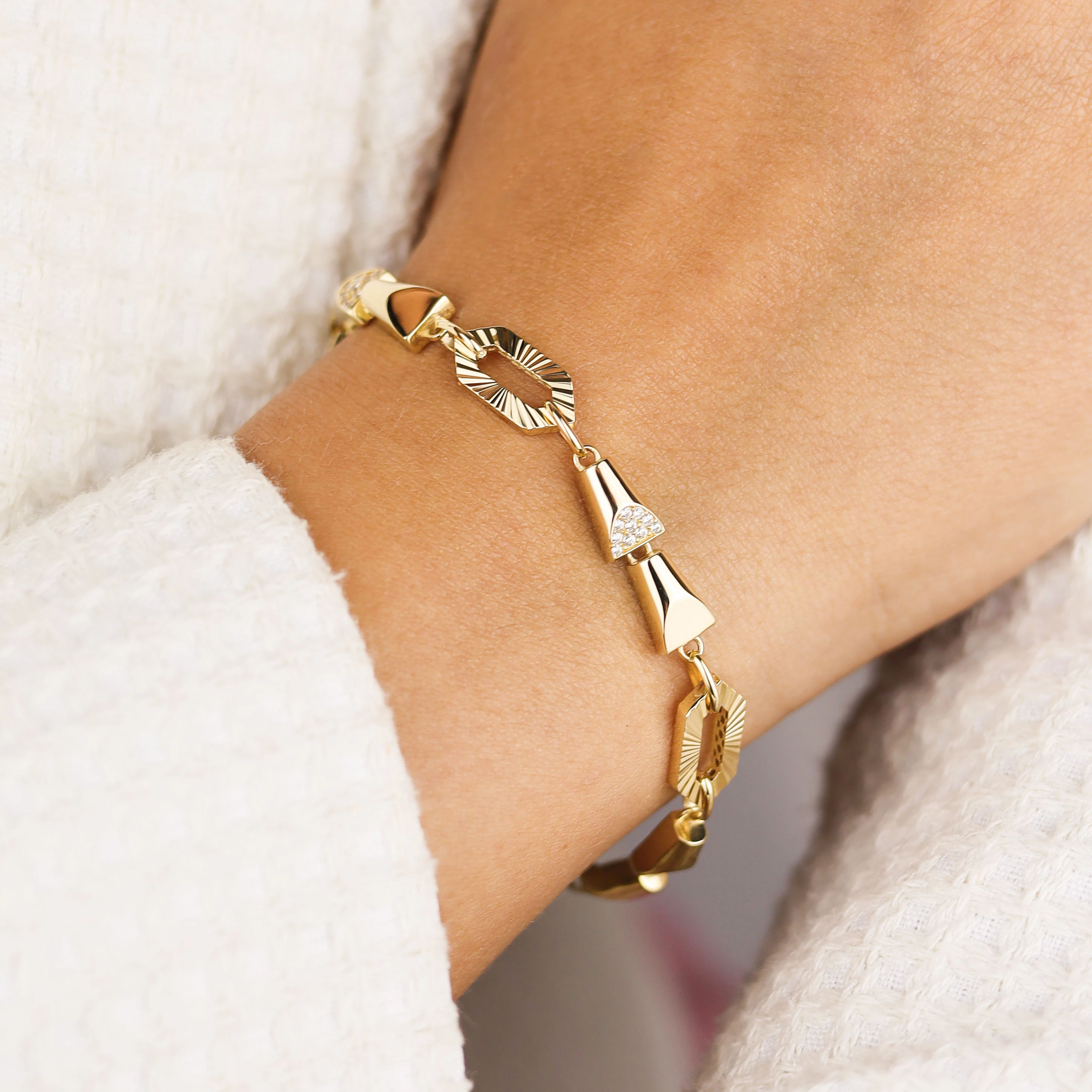 Taşlı Koni Bileklik