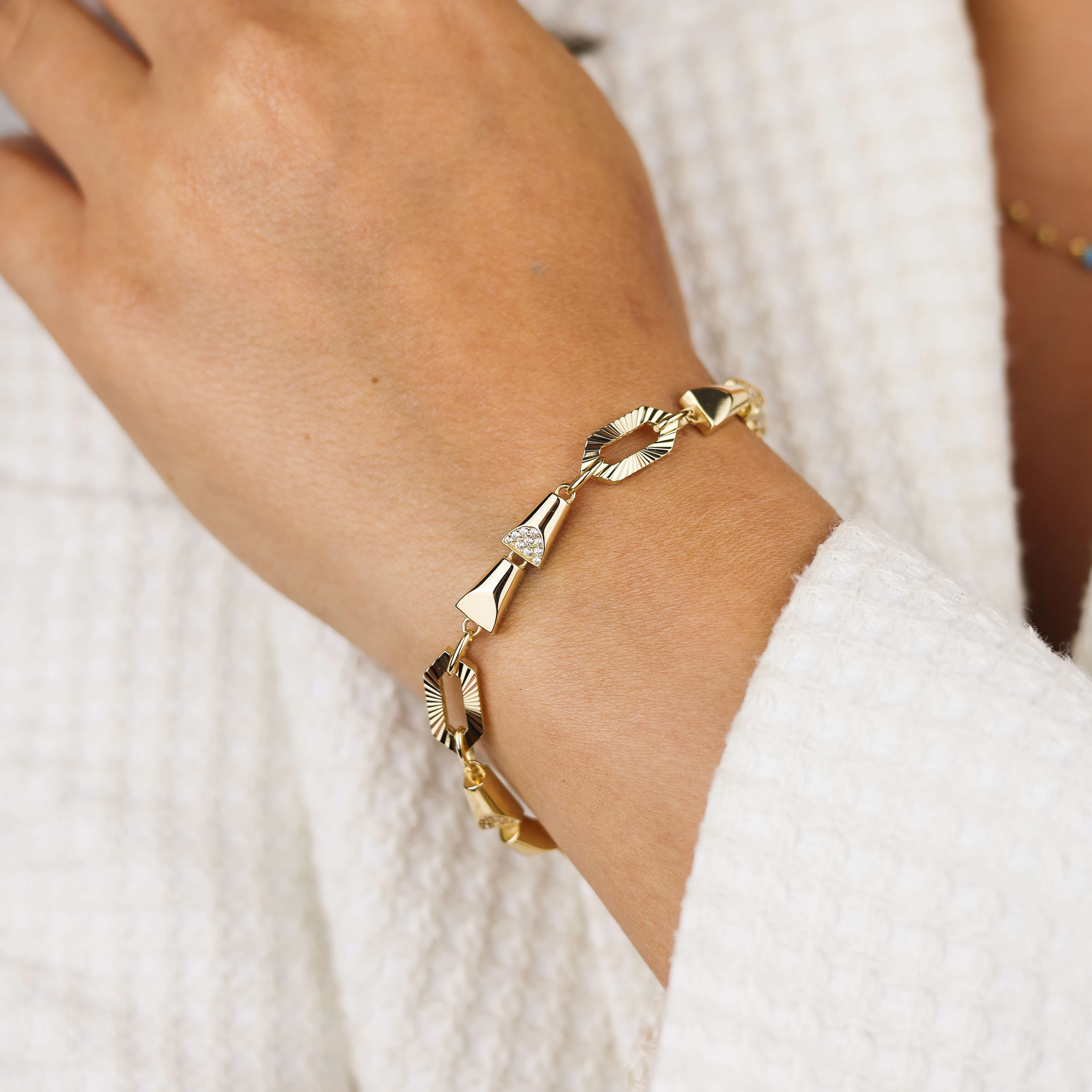 Taşlı Koni Bileklik