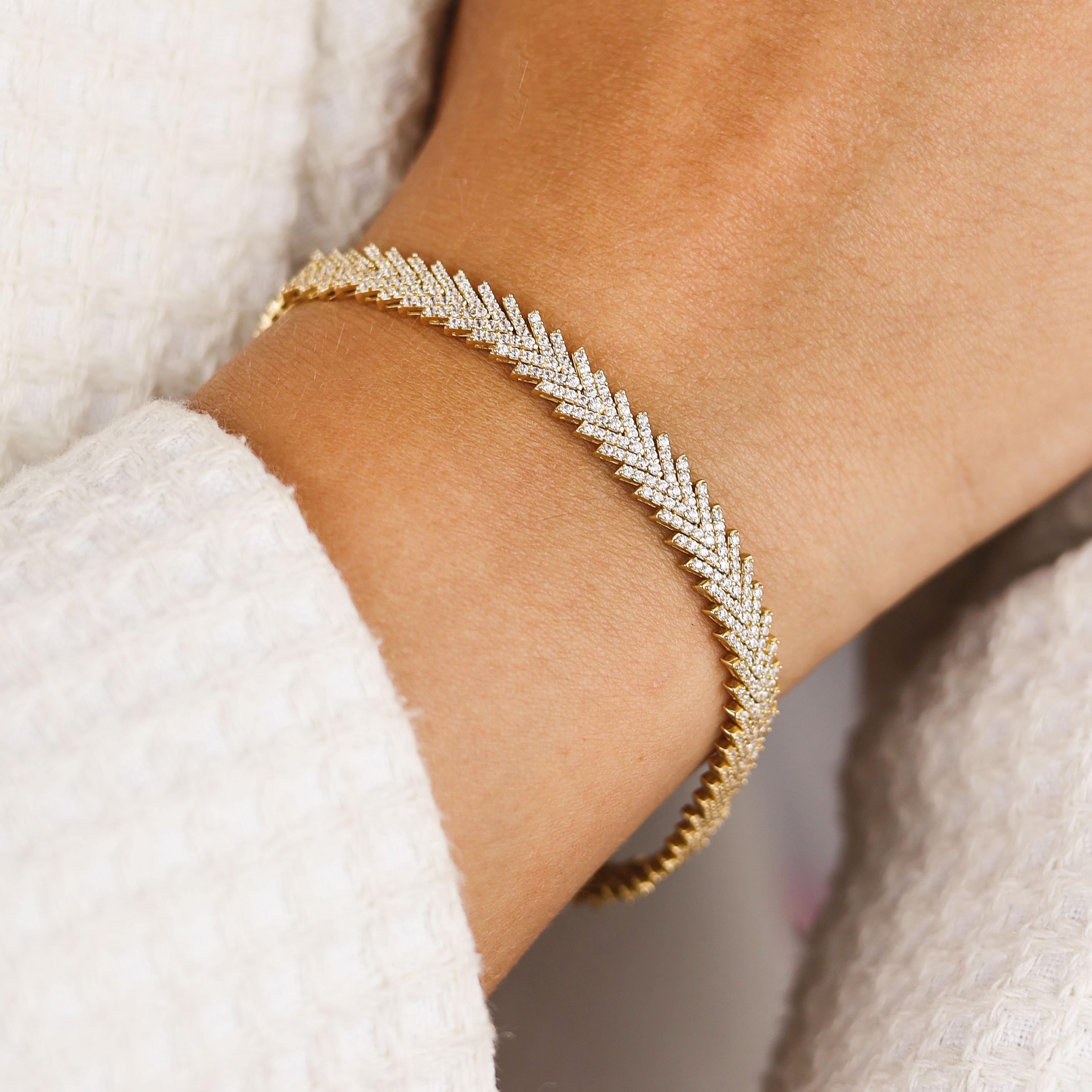 Taşlı Balık Sırtı Bileklik