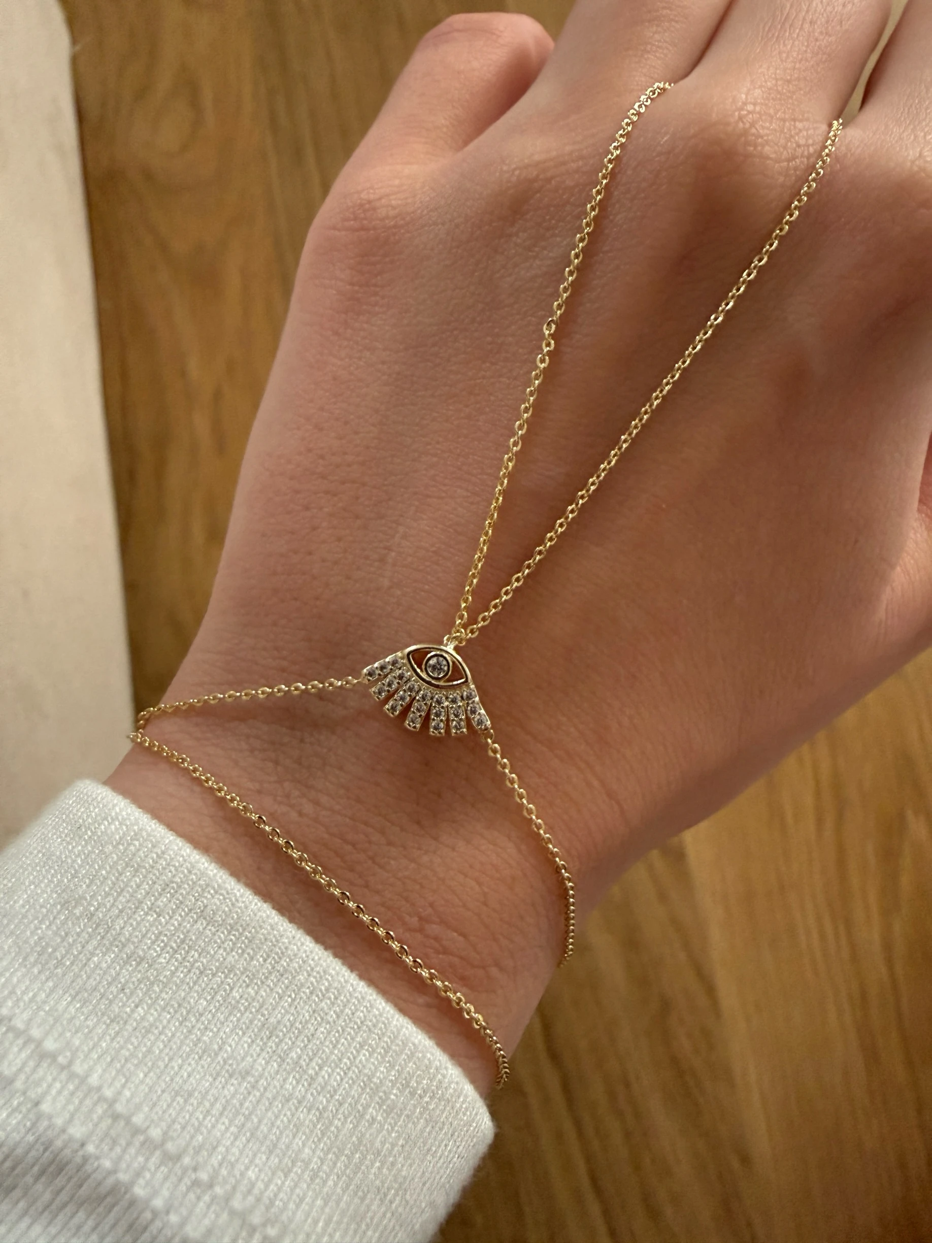 Göz motifli şahmeran