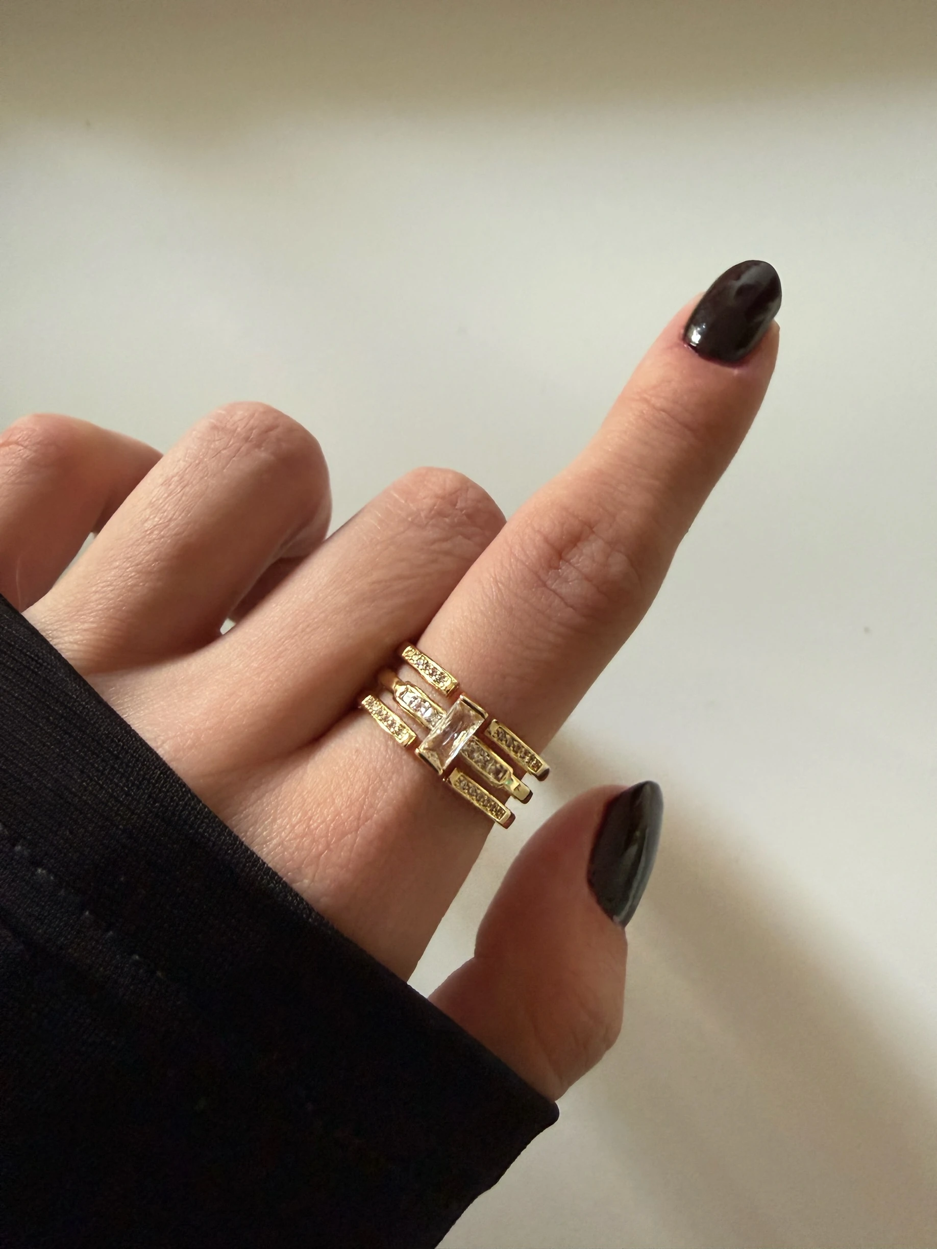 Üçlü kristal baget taş yüzük