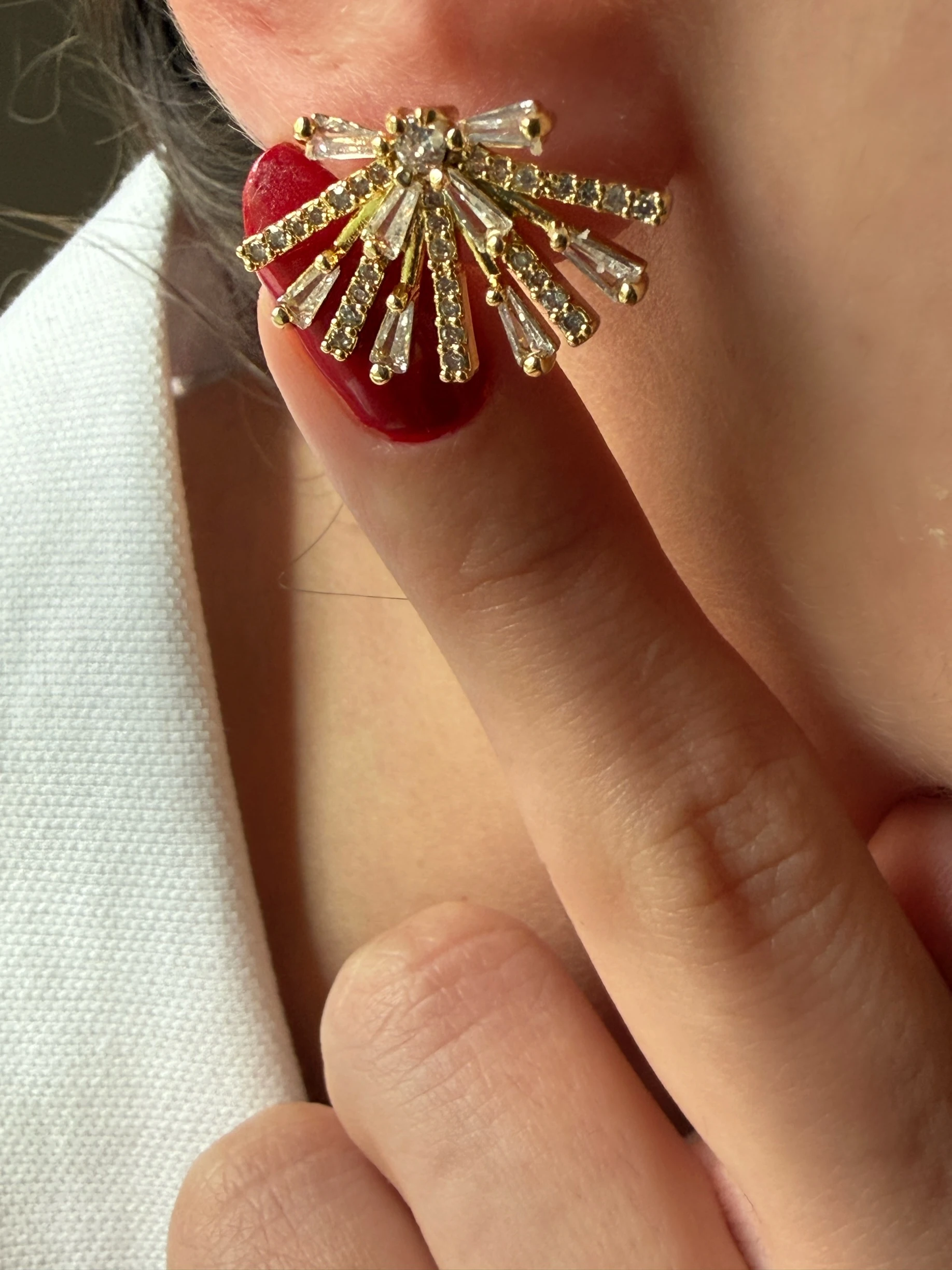 Baget taşlı yelpaze küpe