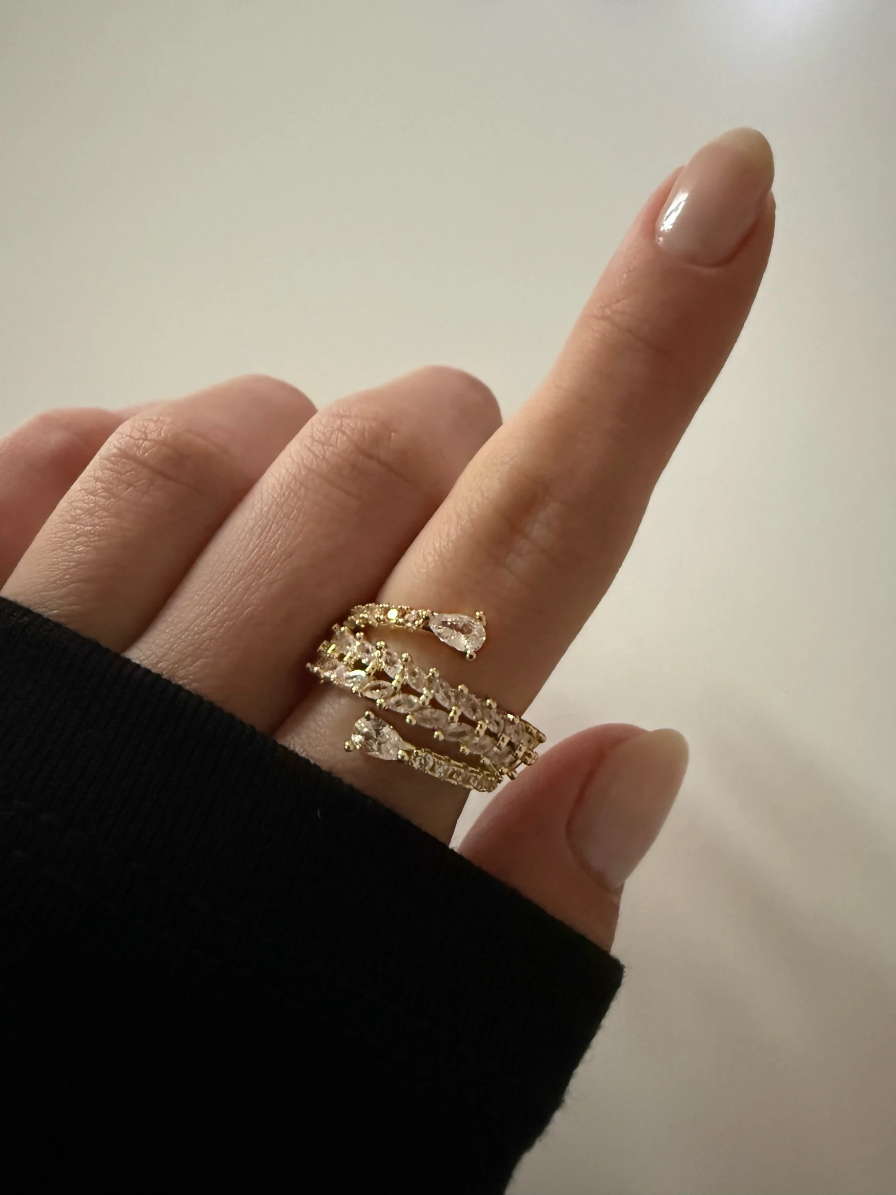 Damla taş sarmal yüzük