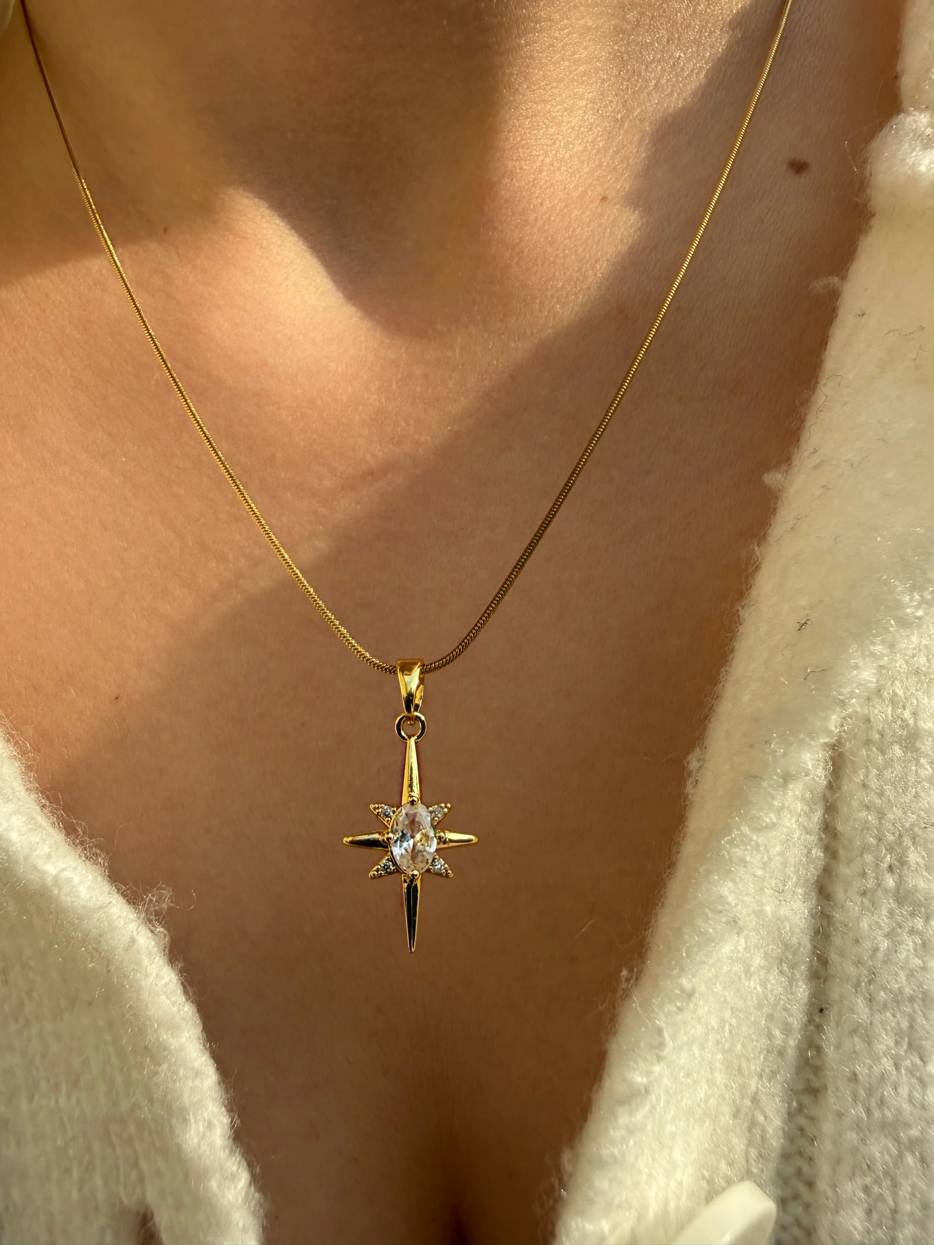 Kristal taşlı kuzey yıldızı kolye