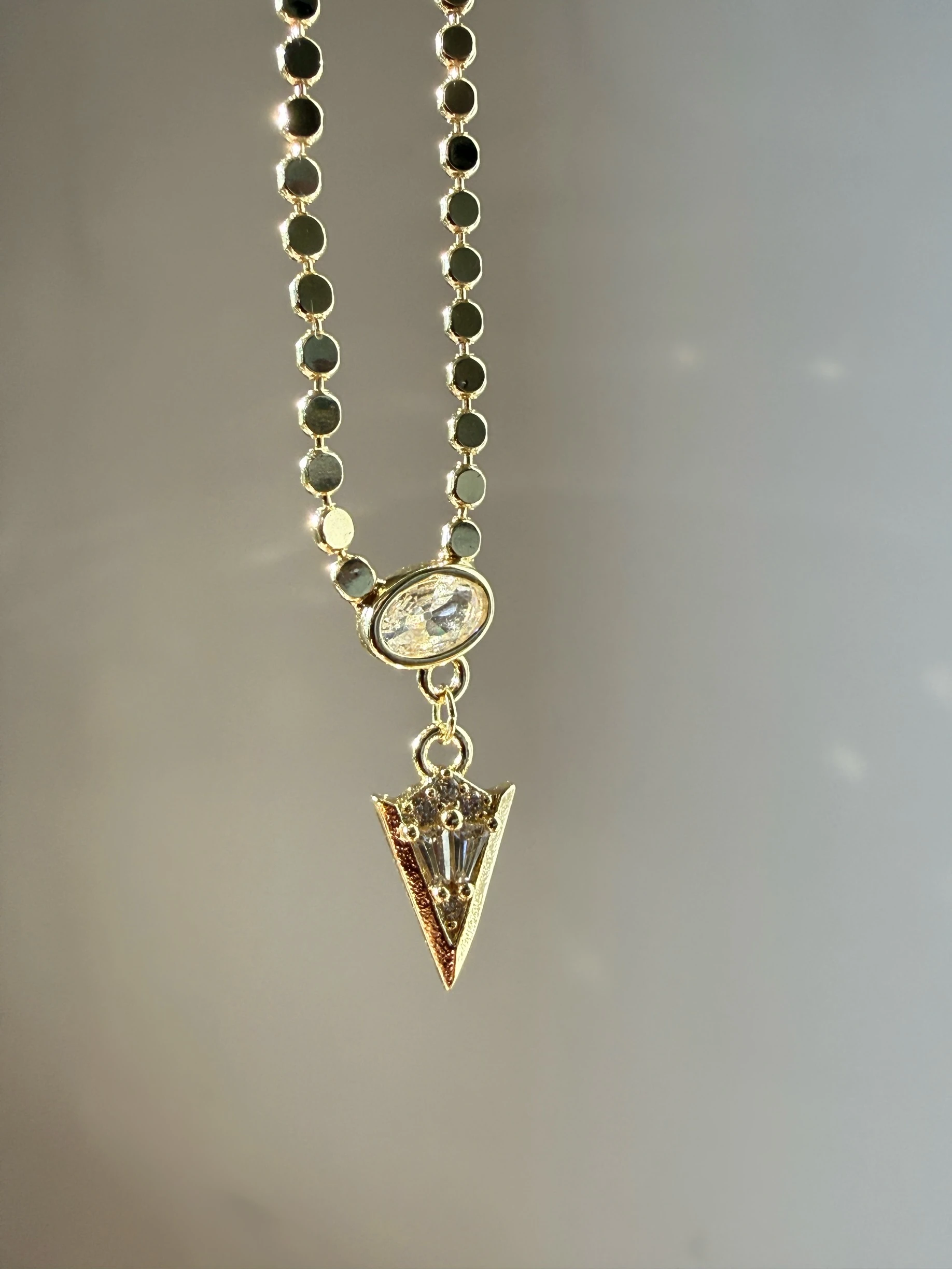 Altın kaplama kristal taş ezme zincir kolye