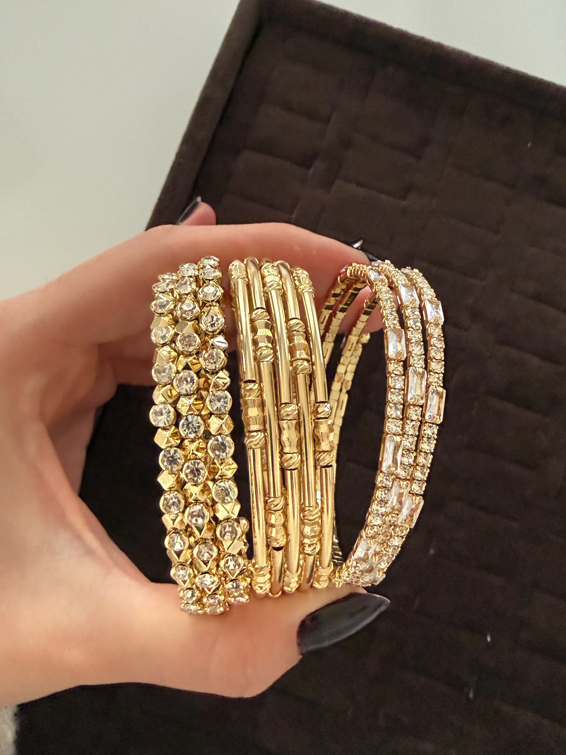 Üçlü birleşik kristal taş kelepçe