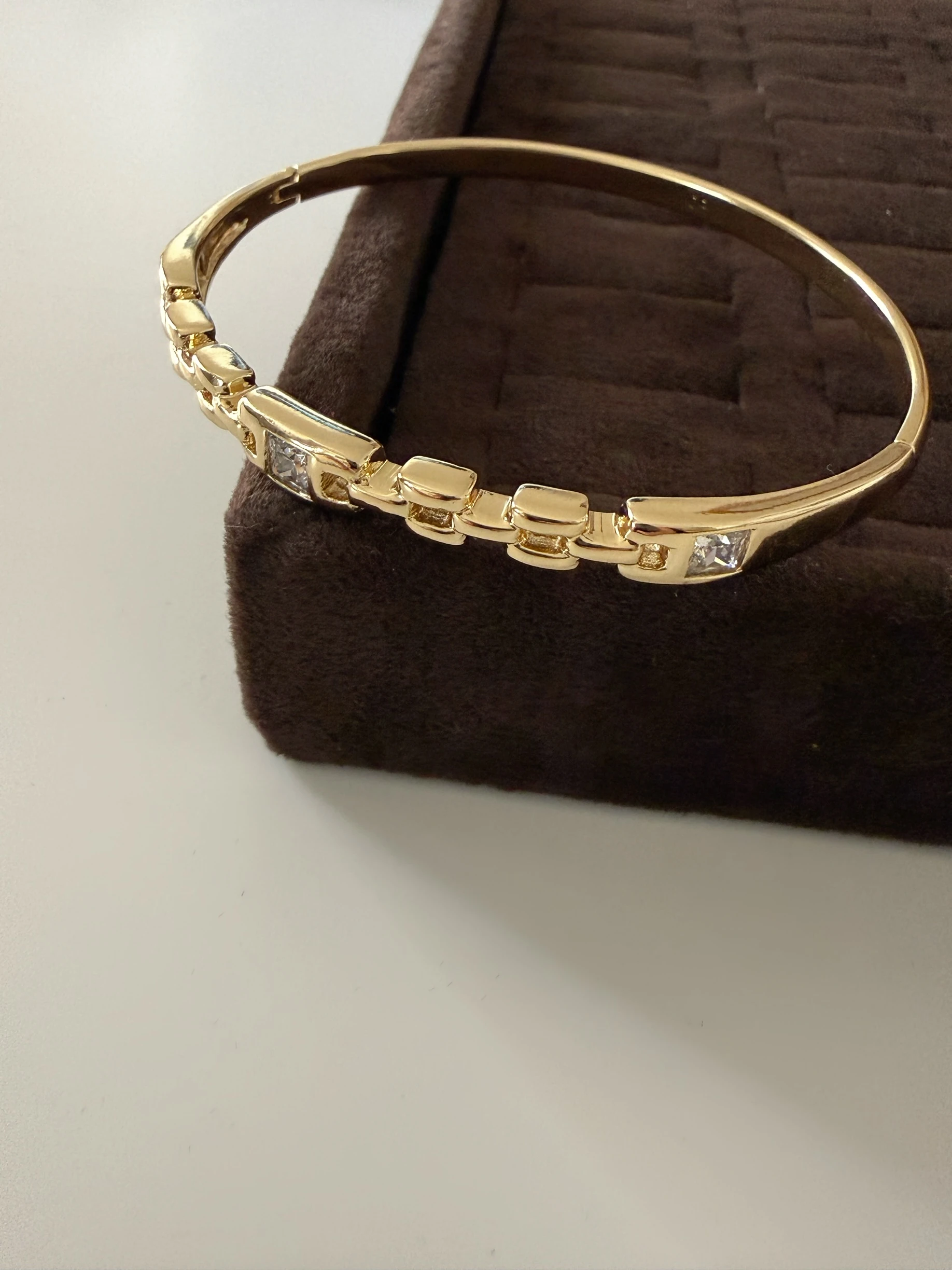 Xuping sıralı kristal taş kelepçe