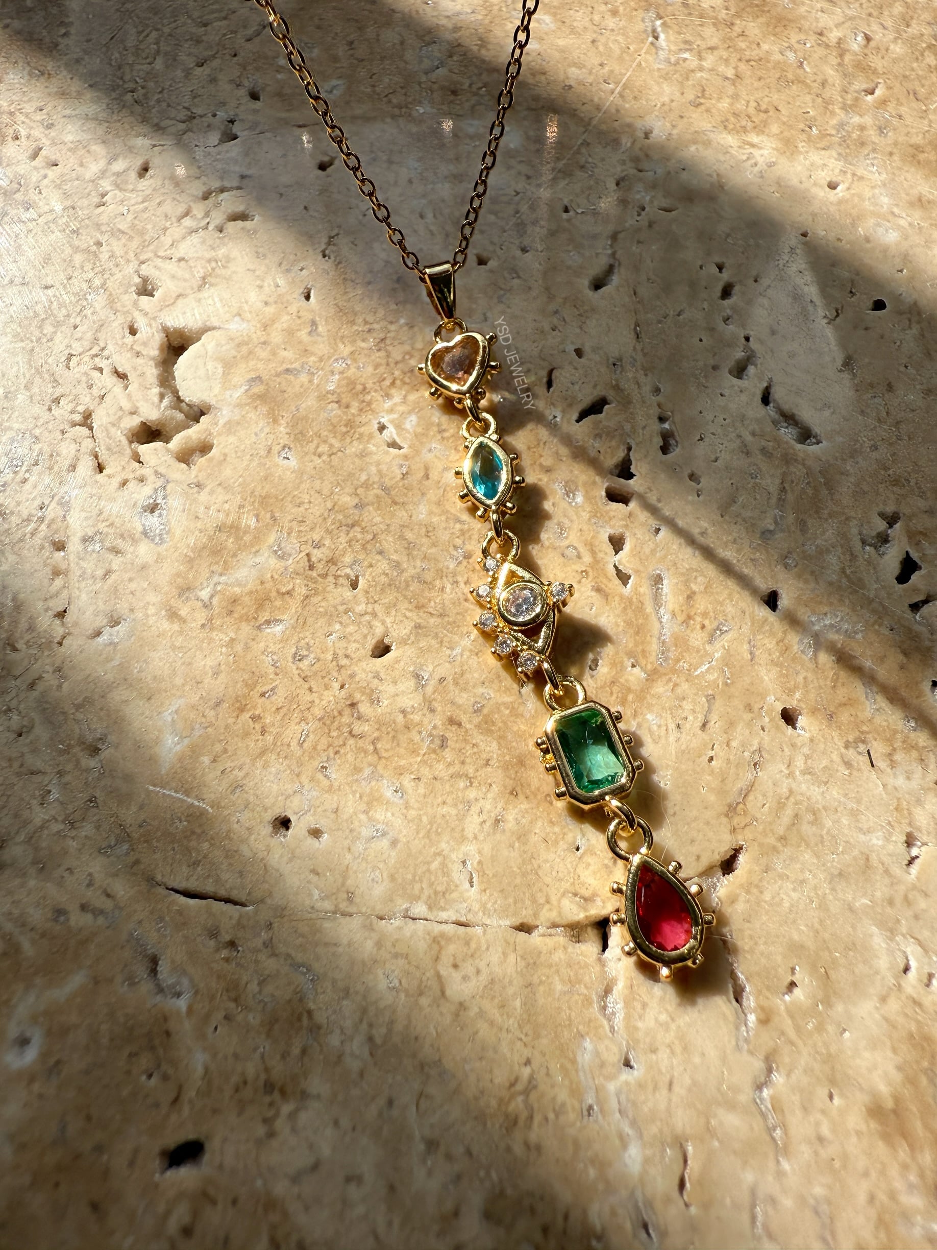 Çelik multicolor motif kolye