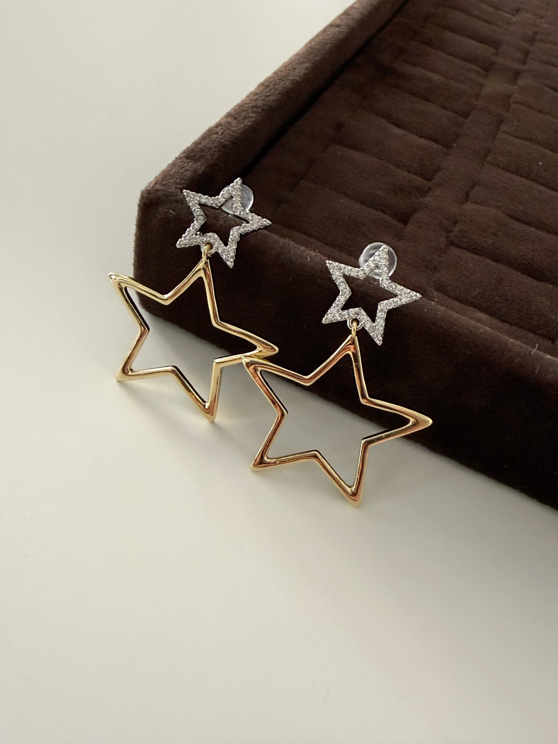 Premium seri sallantılı yıldız küpe