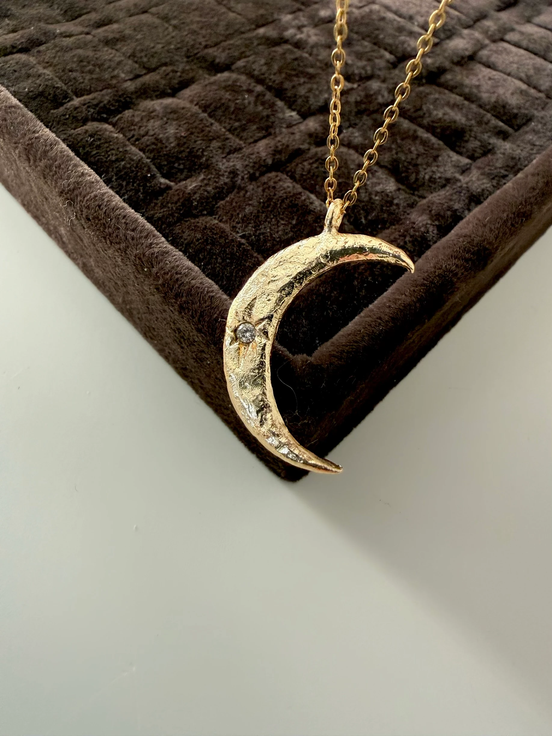 Vintage taşlı ay kolye