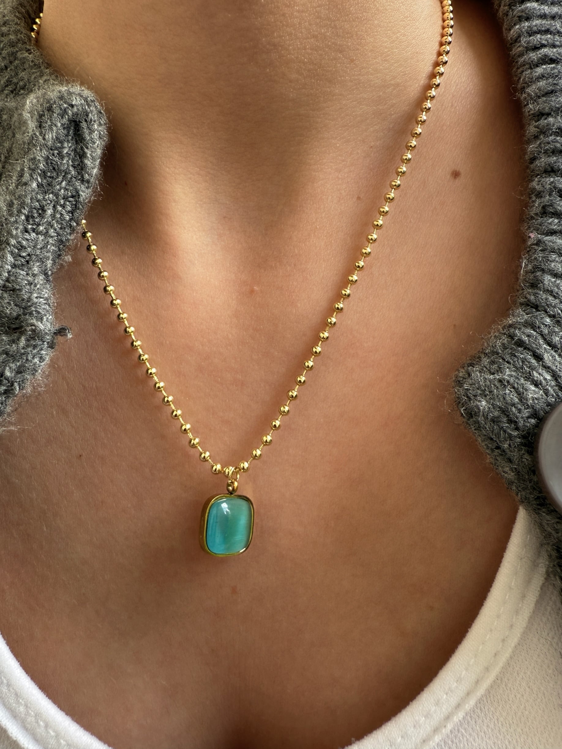 Opal taşlı dorika kolye