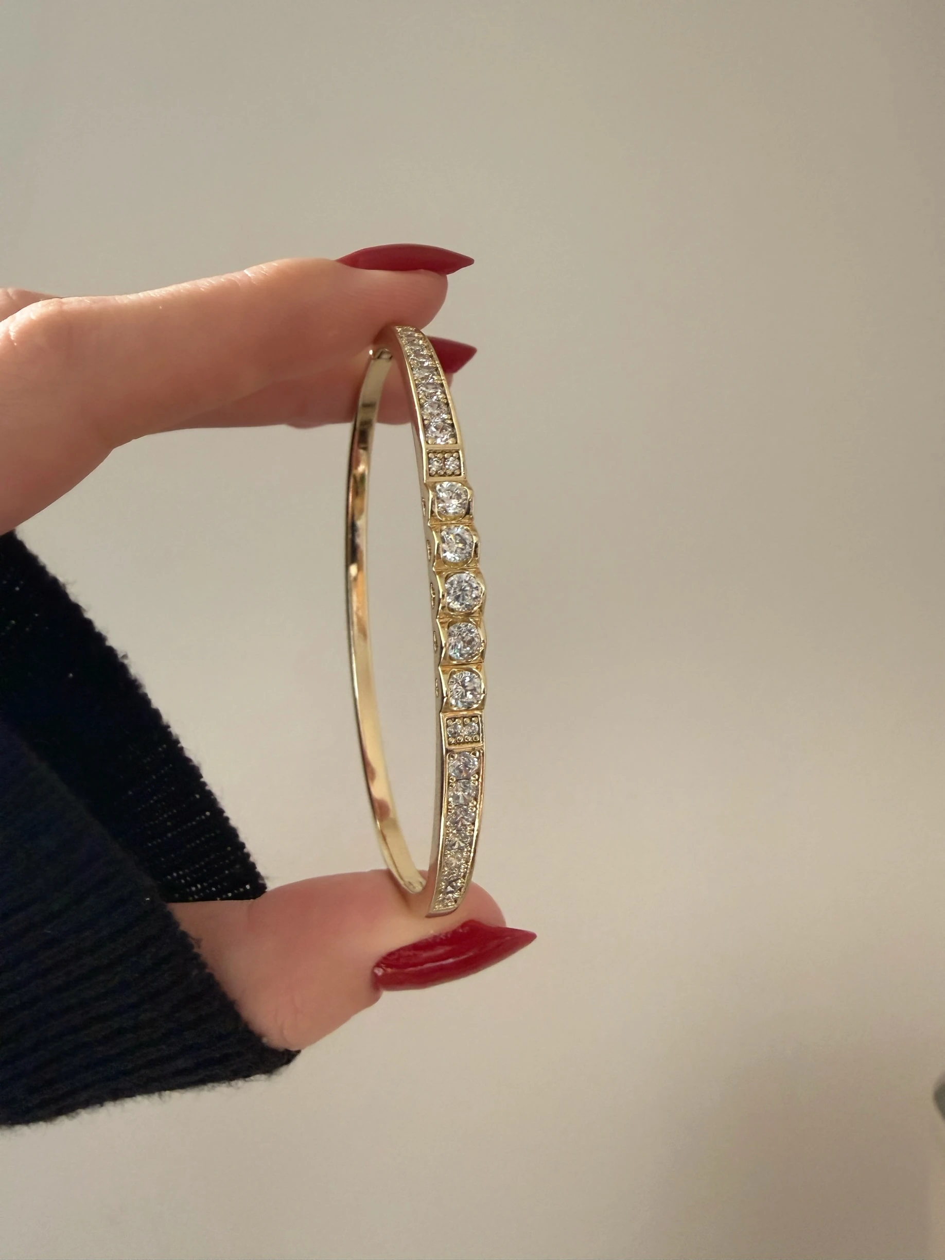 Xuping zirkon motif kelepçe