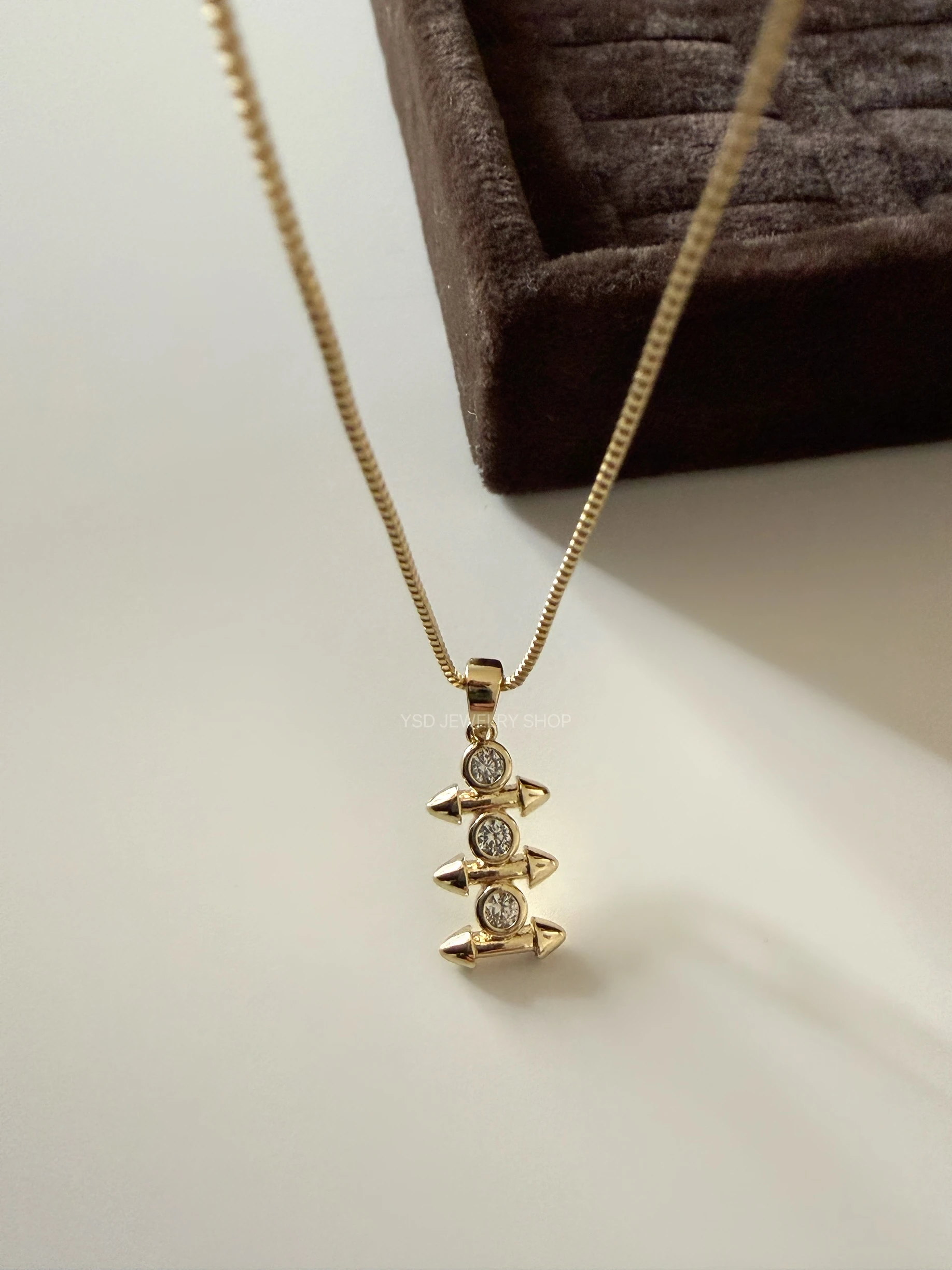 Xuping ok motifli kolye