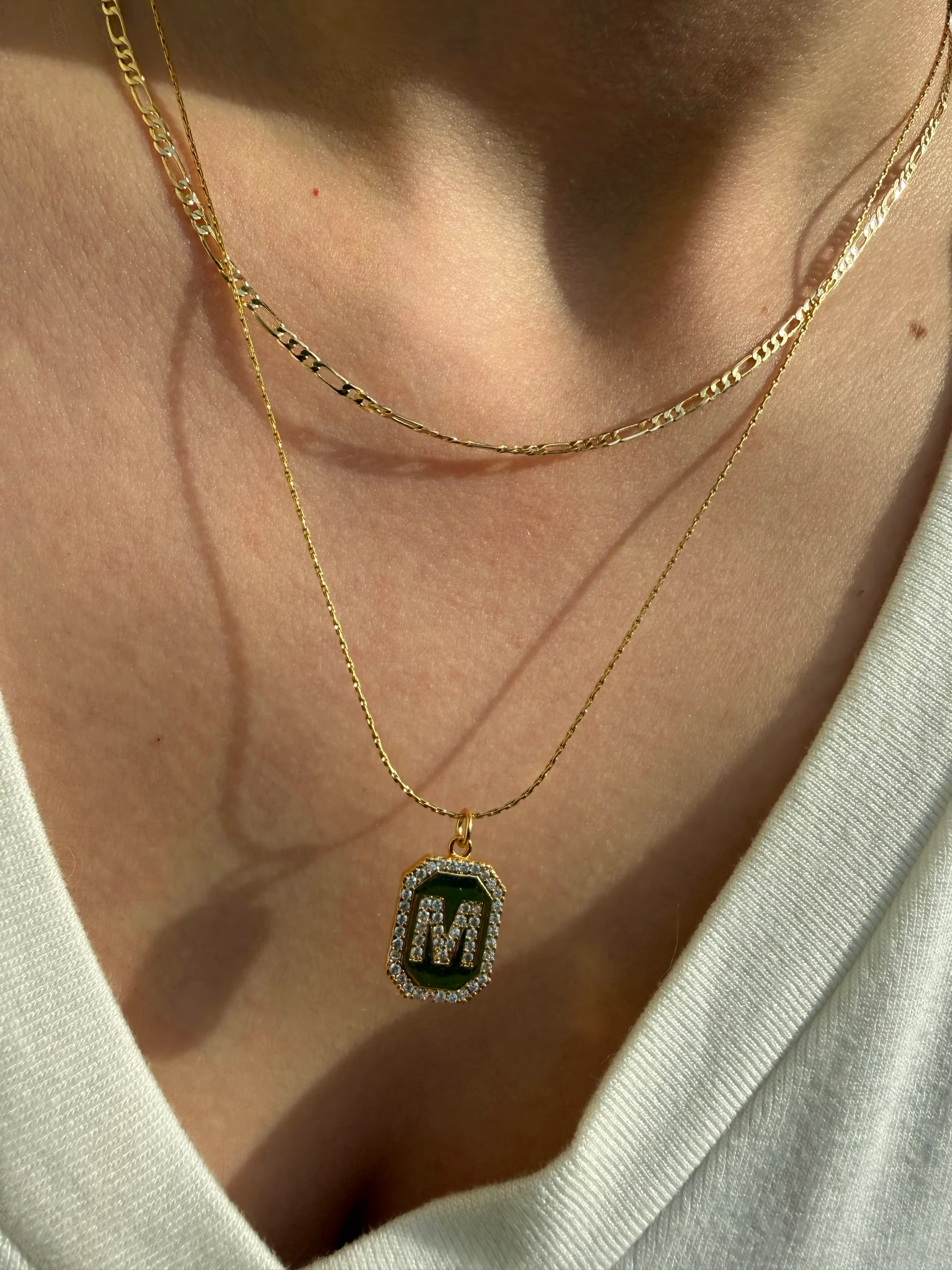 Zirkon taşlı plaka harf kolye