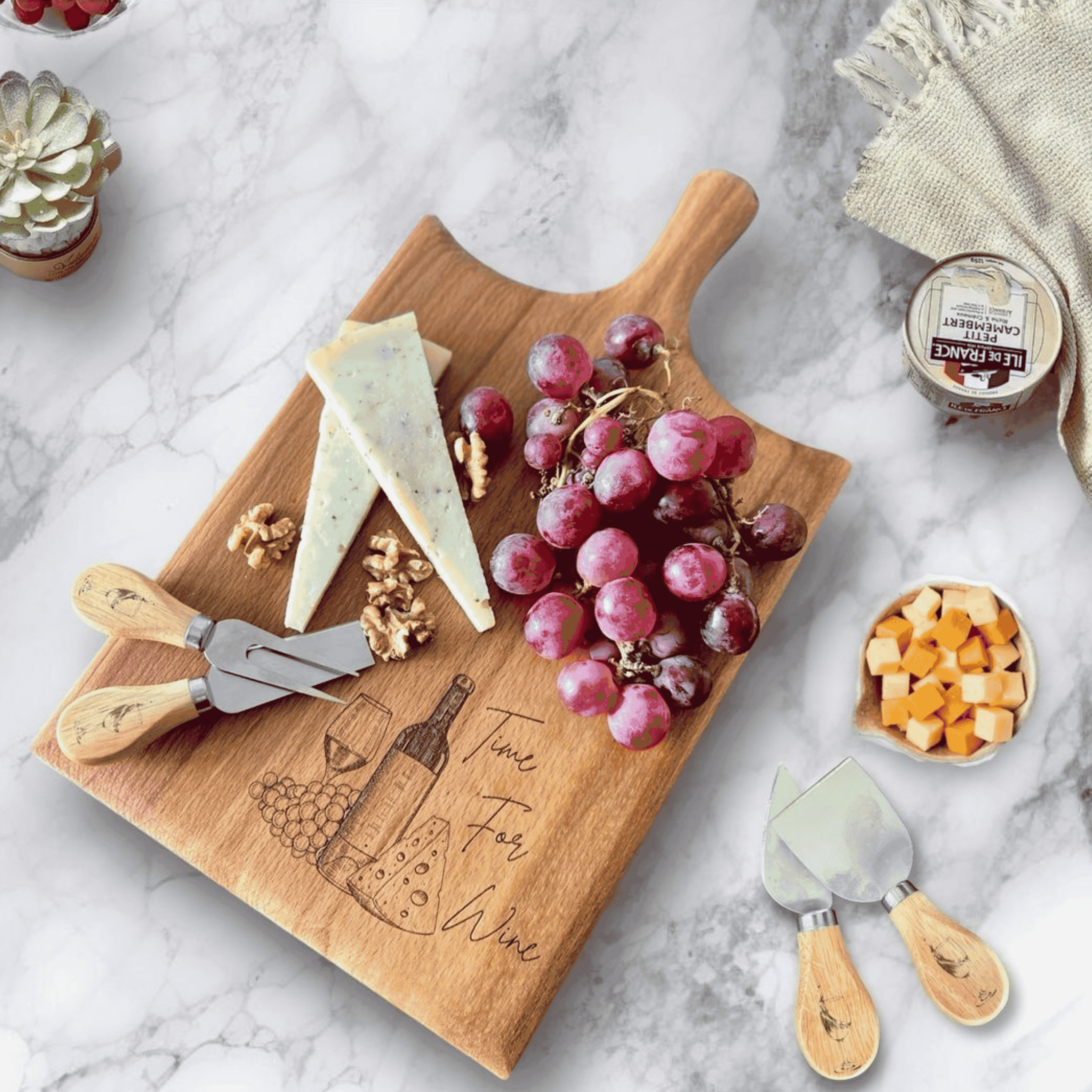 Personalized Beech Wood Cutting and Serving Board – Stylish & Durable Wood Charcuterie Board