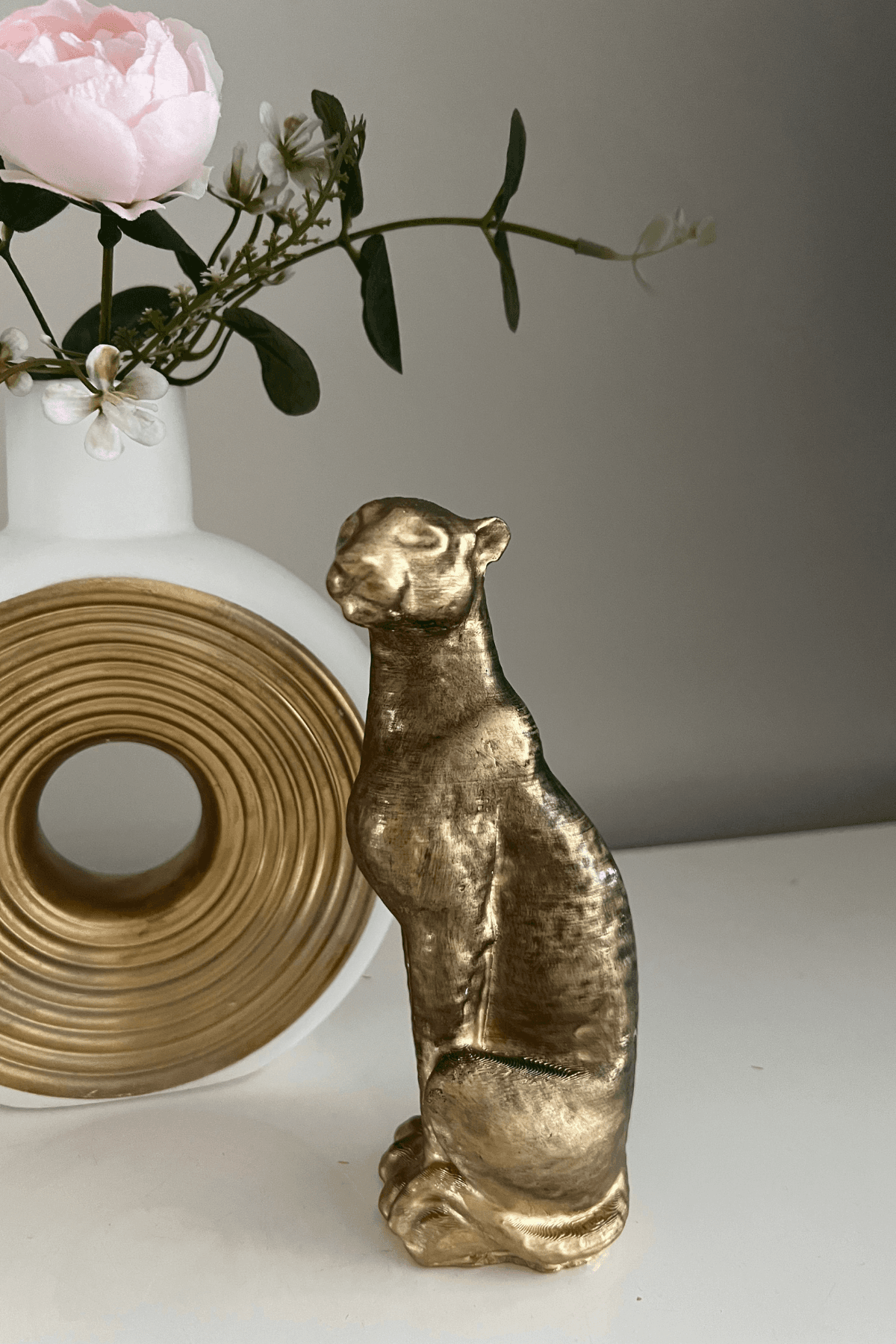 El Yapımı Gold Leopar Biblo 17 cm – Dekoratif Heykel, Modern Tasarım Şık Ev Dekorasyonu Aksesuarı