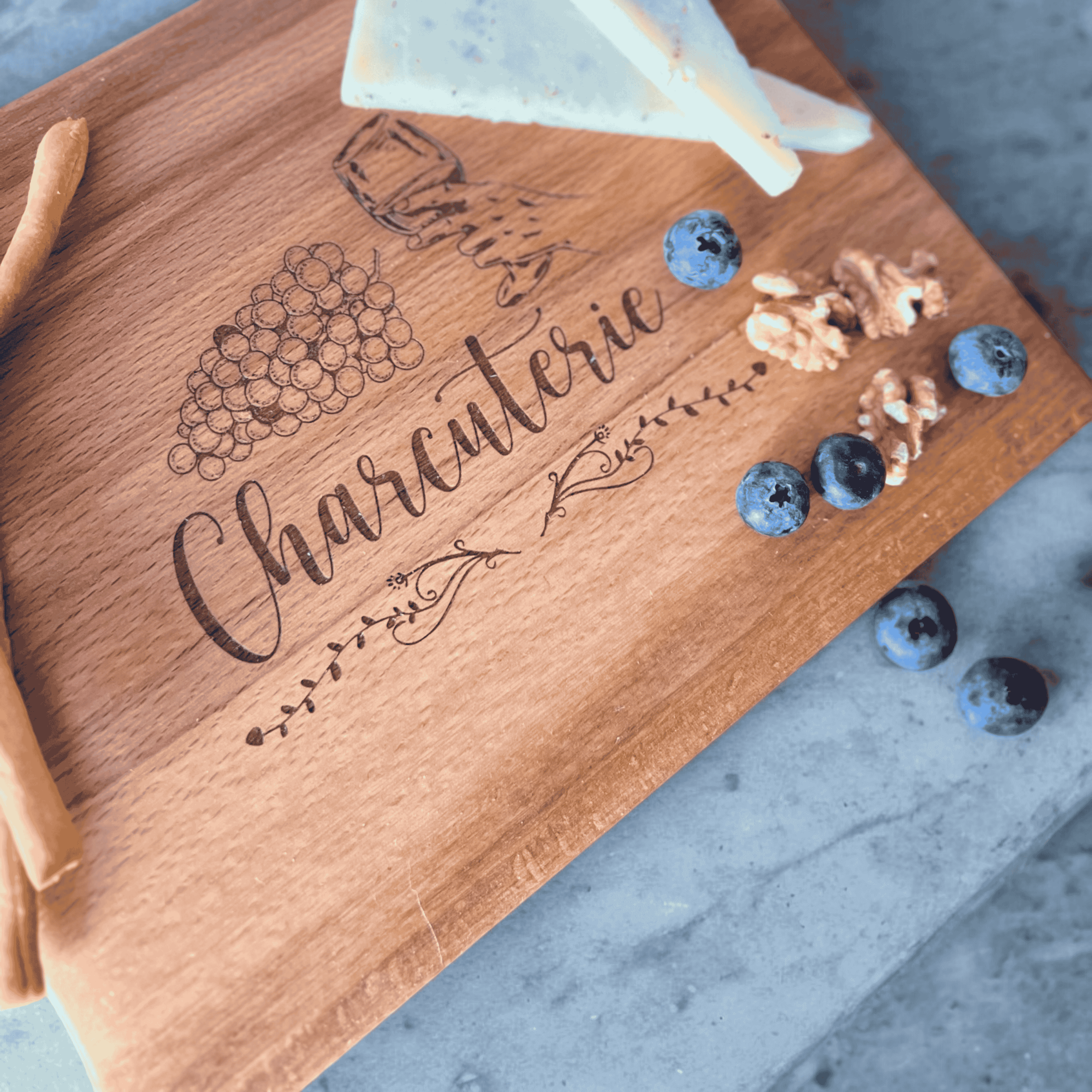 Personalized Beech Wood Cutting and Serving Board – Stylish & Durable Wood Charcuterie Board