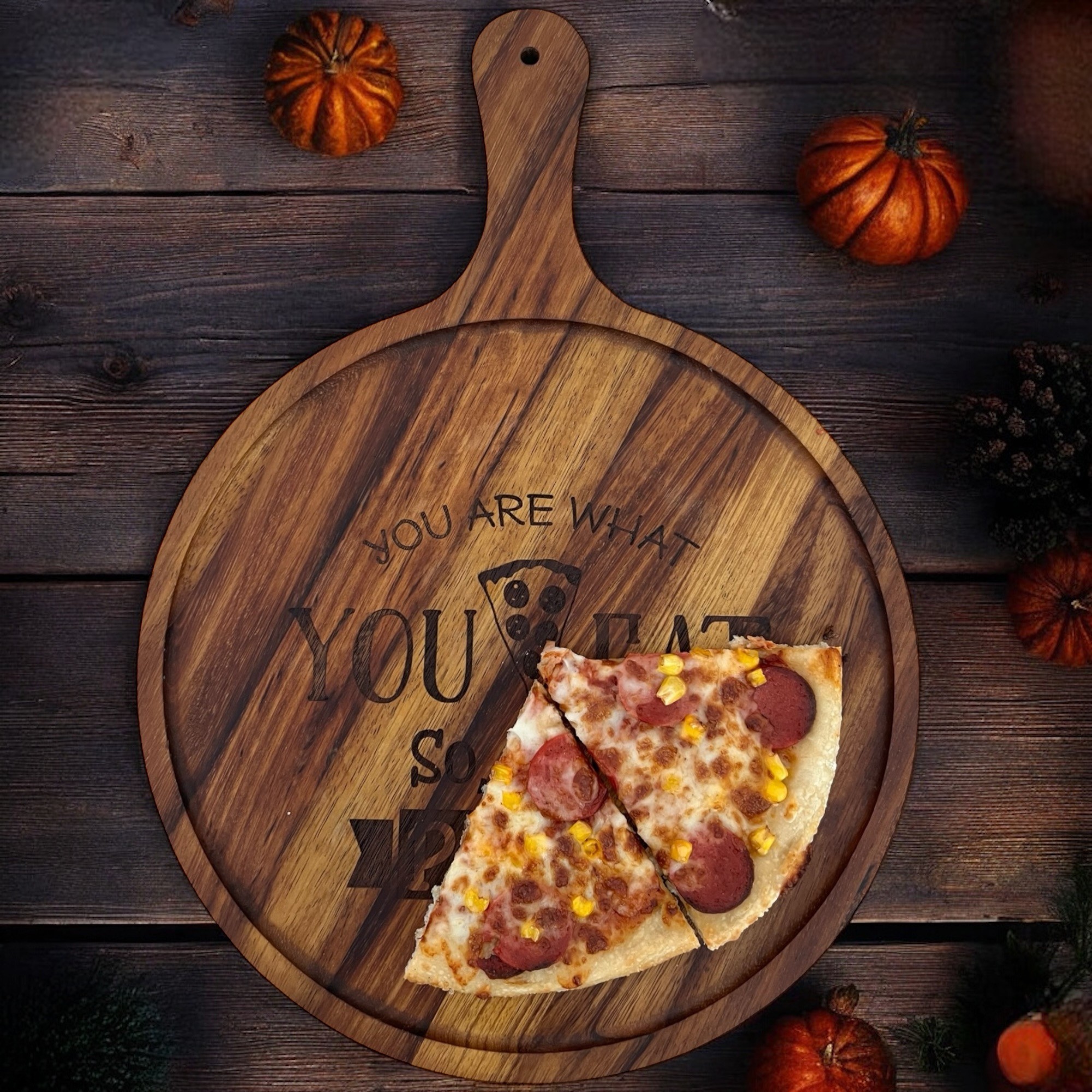 Handgefertigtes Pizza-Servierbrett aus Iroko – Lasergravur, Naturholz, große Dimensionen (47,5 x 34 cm)