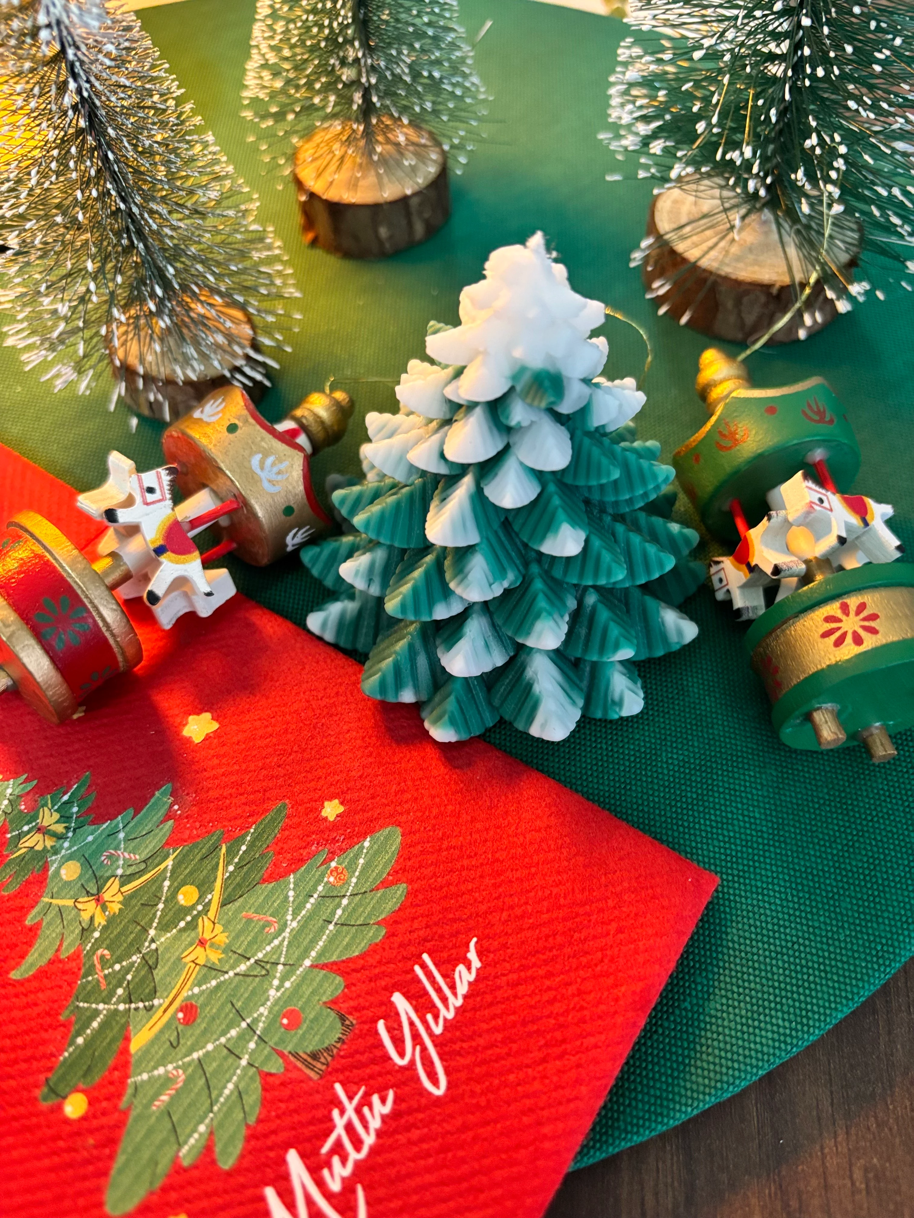 ❄️ Karlı Zirve Yılbaşı Ağacı Mum