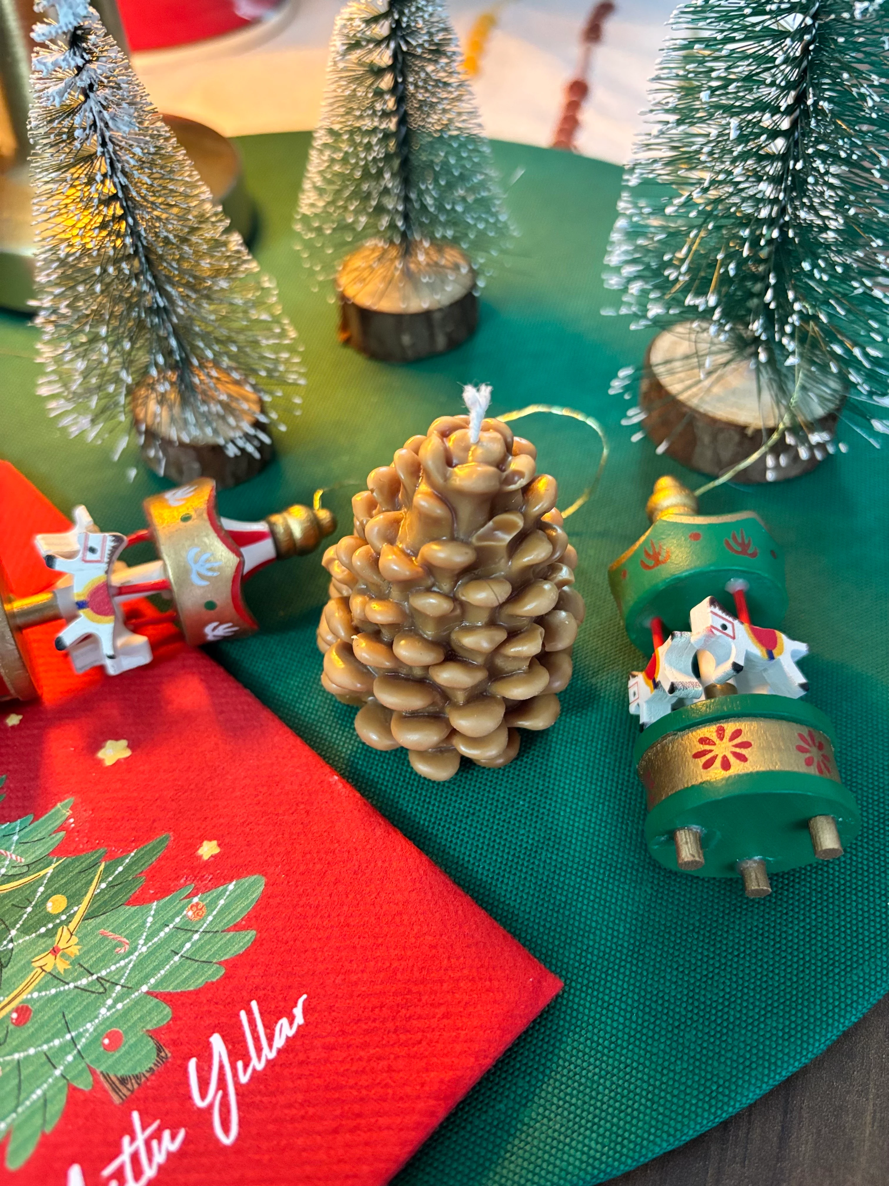 Dekoratif Yılbaşı Kozalak Mum