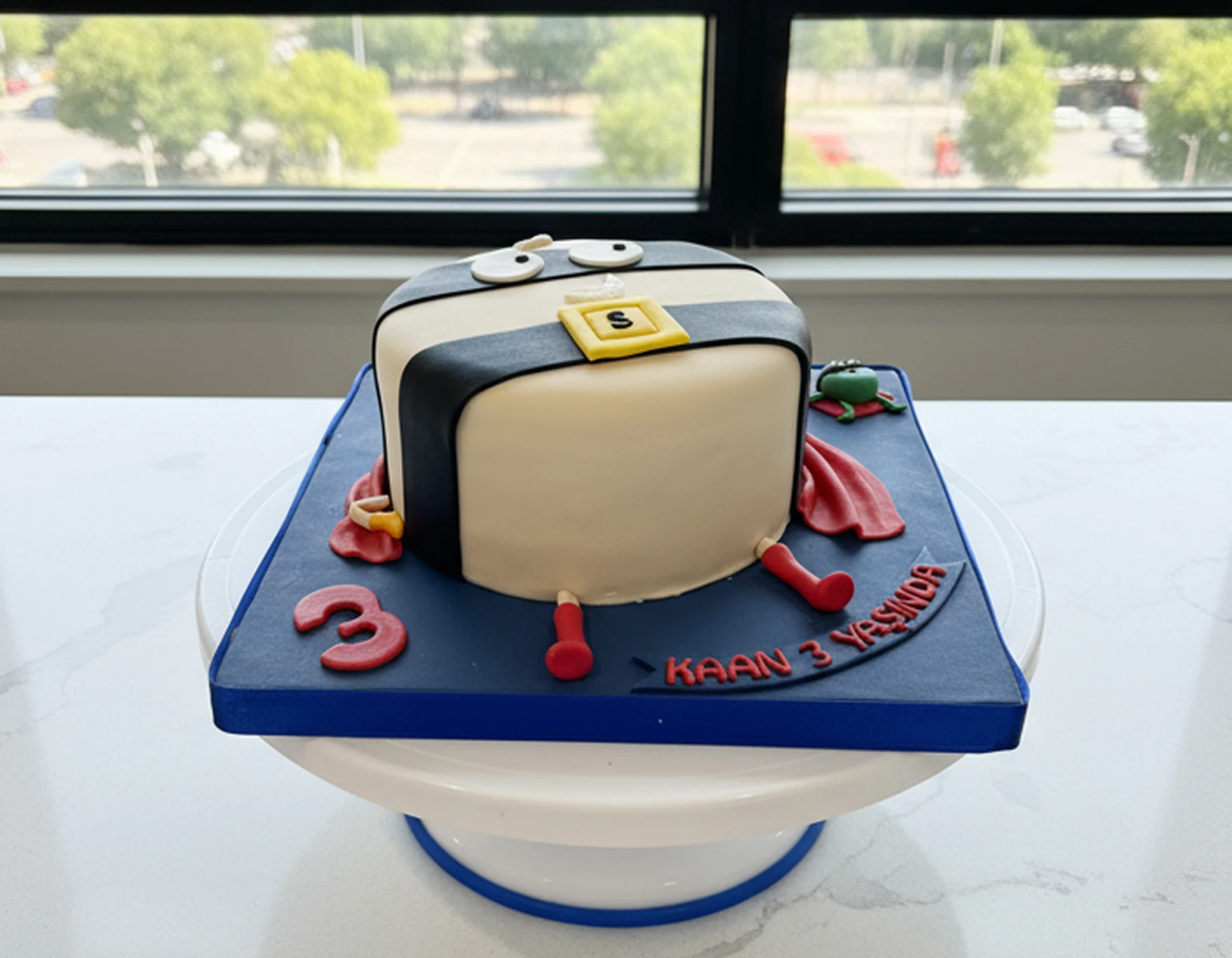 Kahraman Kutu Pastası