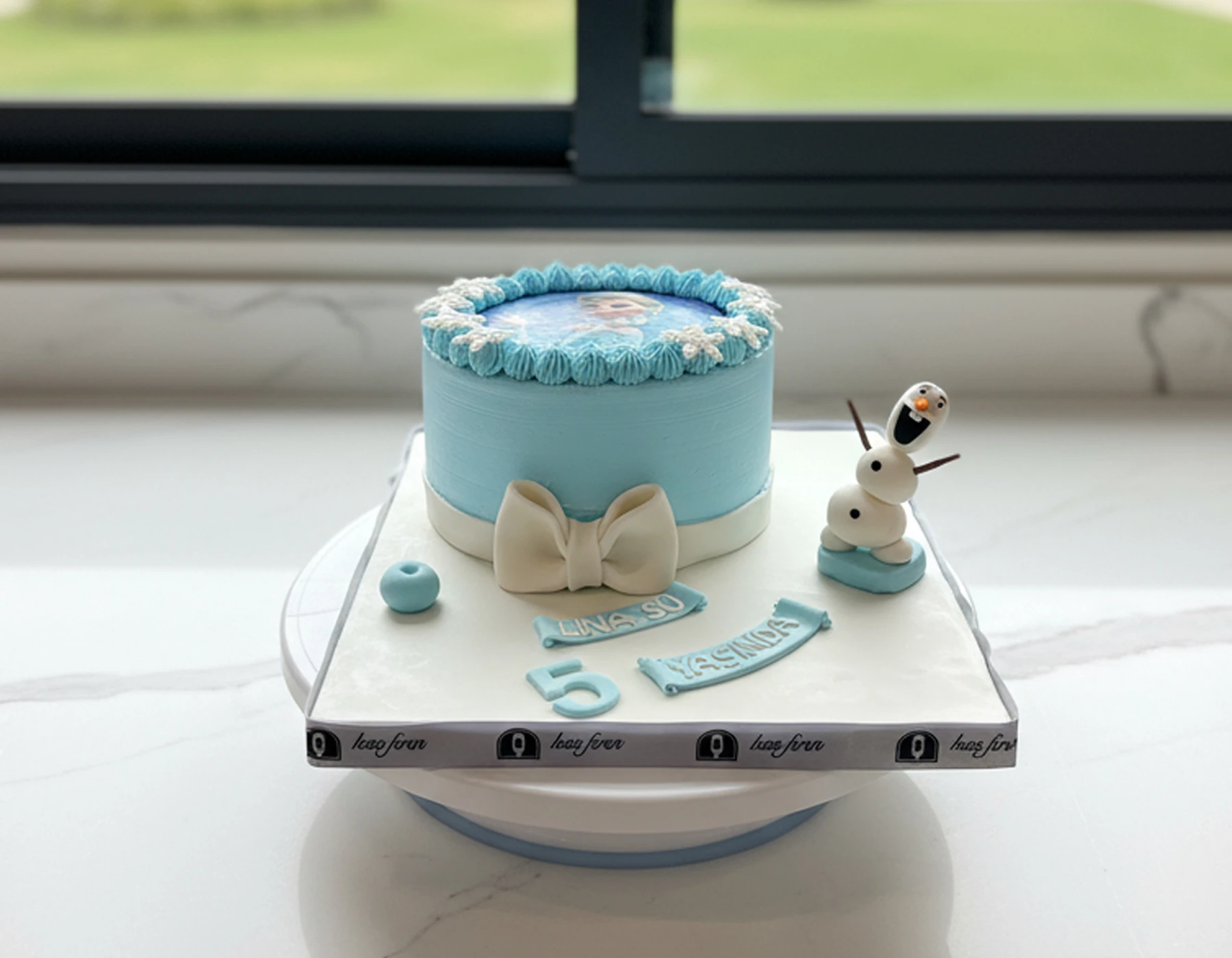 Karlar Ülkesi Doğum Günü Pastası