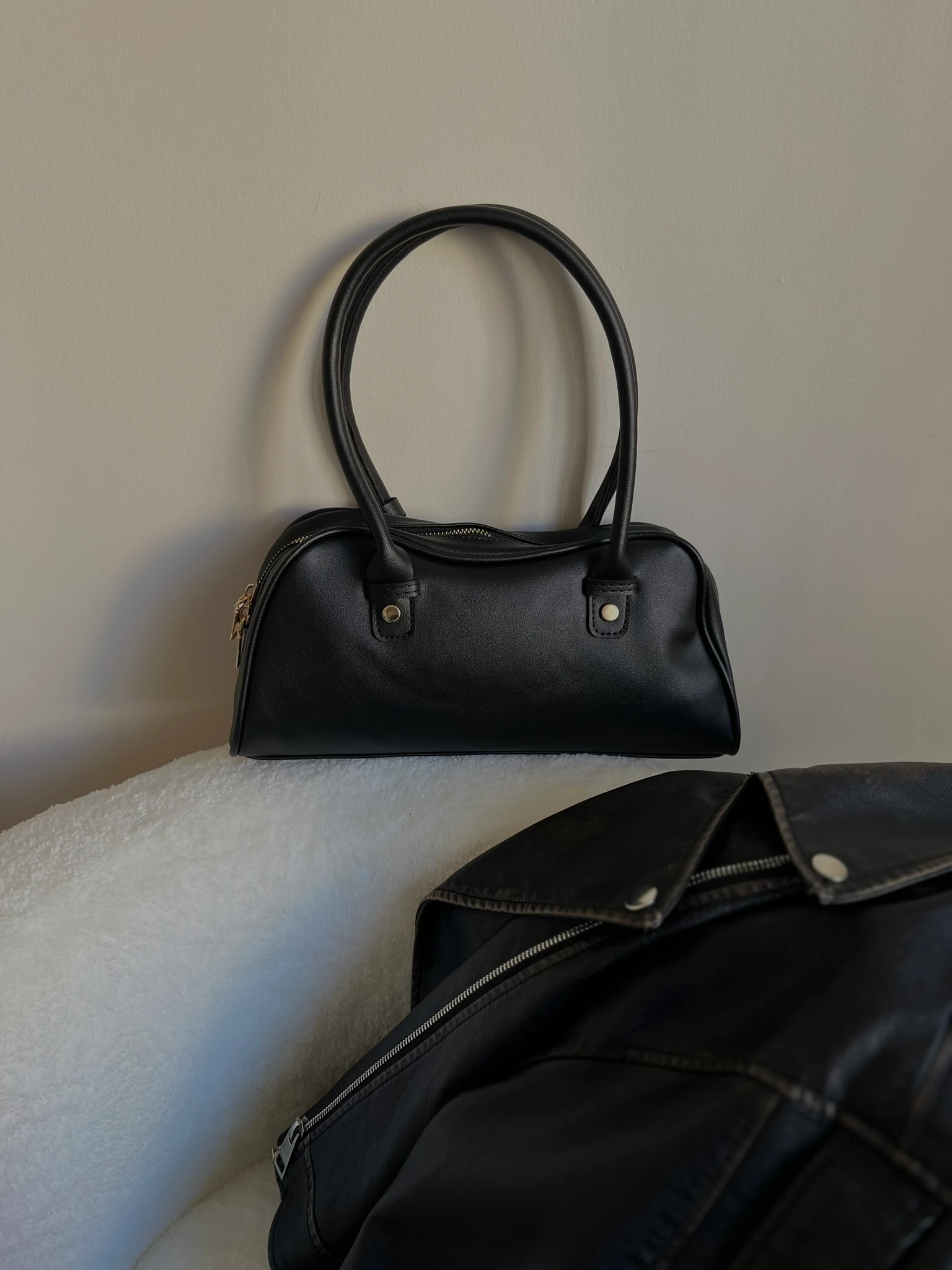 Siyah Deri Görünümlü El/Omuz Çantası