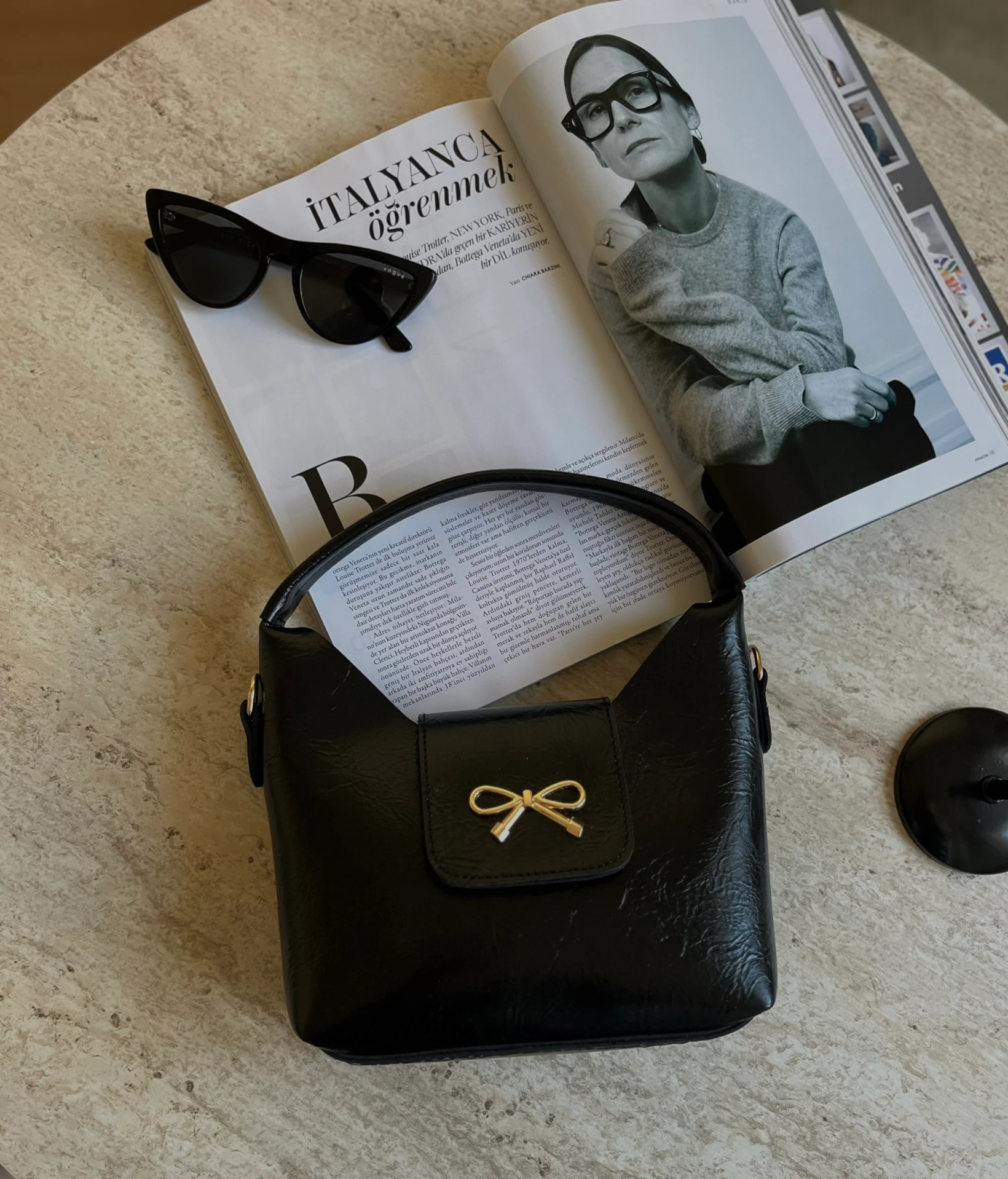 Fiyonk Detaylı Parlak Mini Kova Çanta