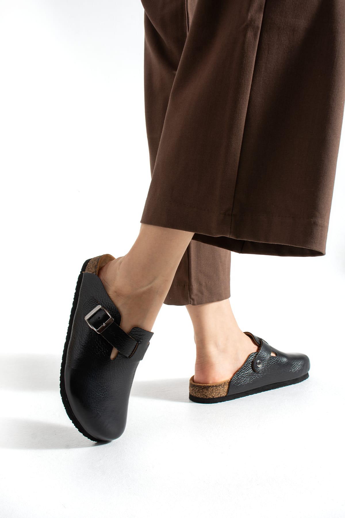 Mycorni Unisex Sabo Anatomik Doğal Mantar Tabanlı Kapalı Hakiki Deri Terlik