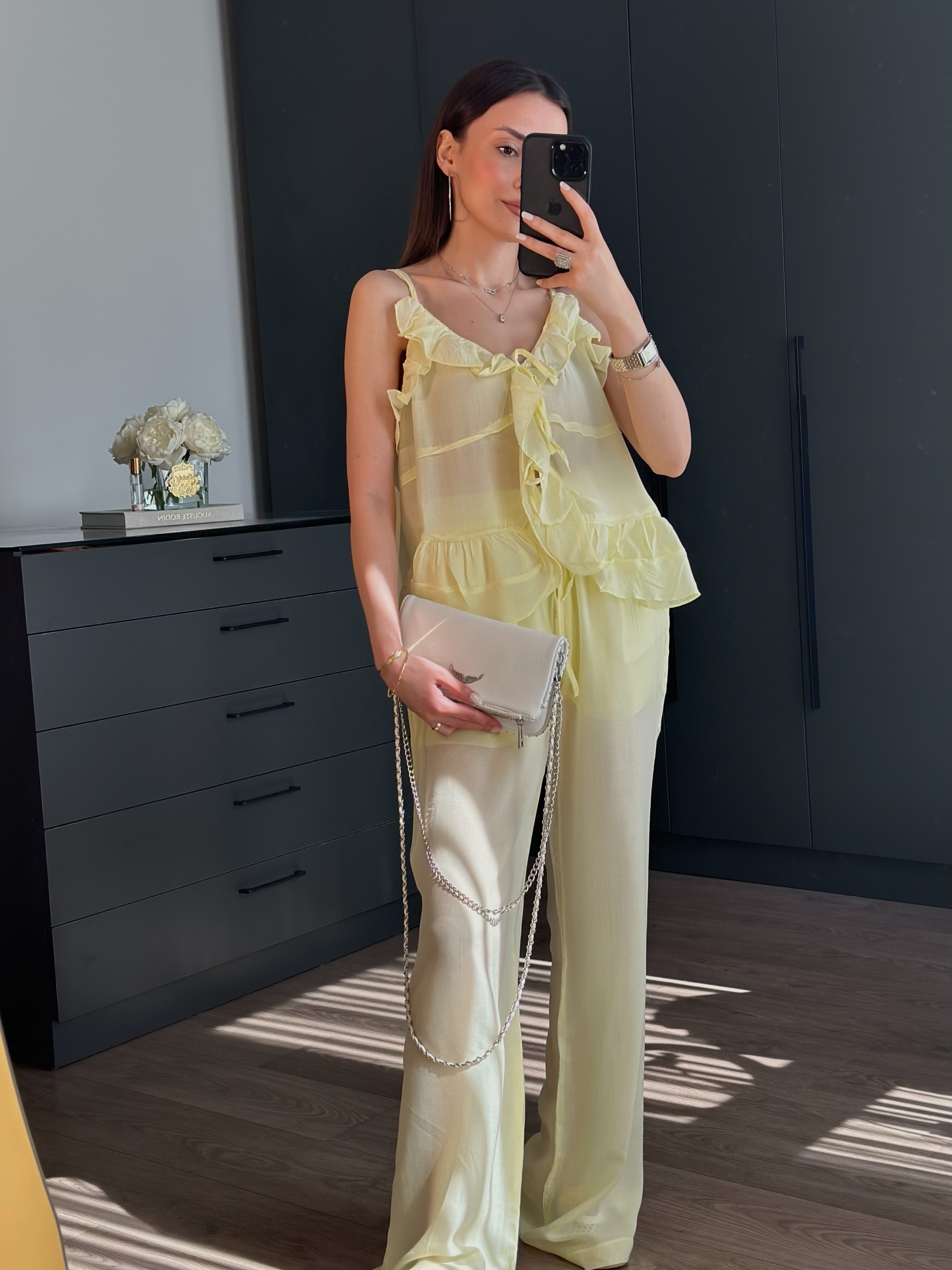SARI ASKILI FIRFIRLI BLUZ PANTOLON TAKIM