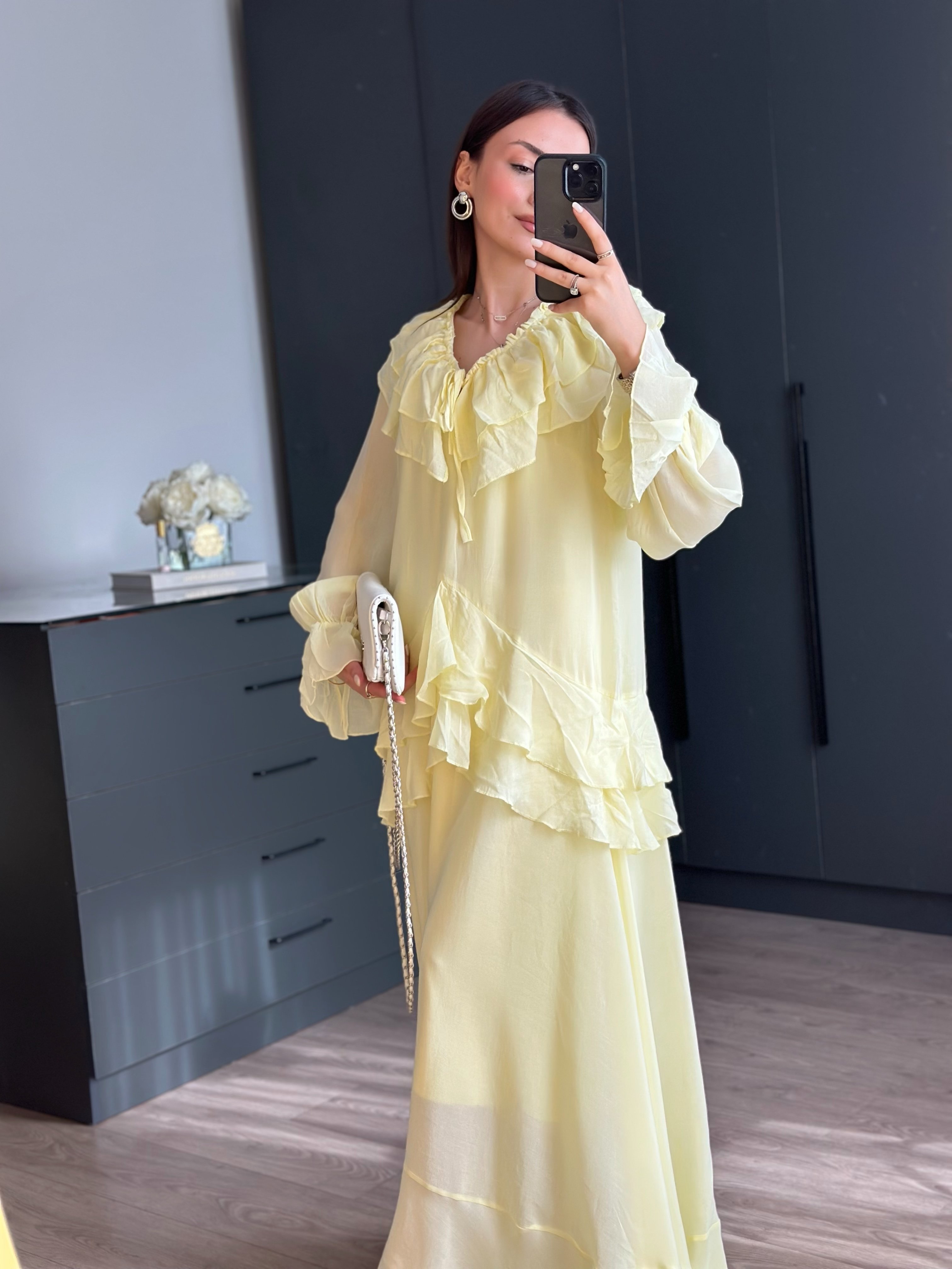 AZELYA SARI FIRFIRLI TASARIM ELBİSE