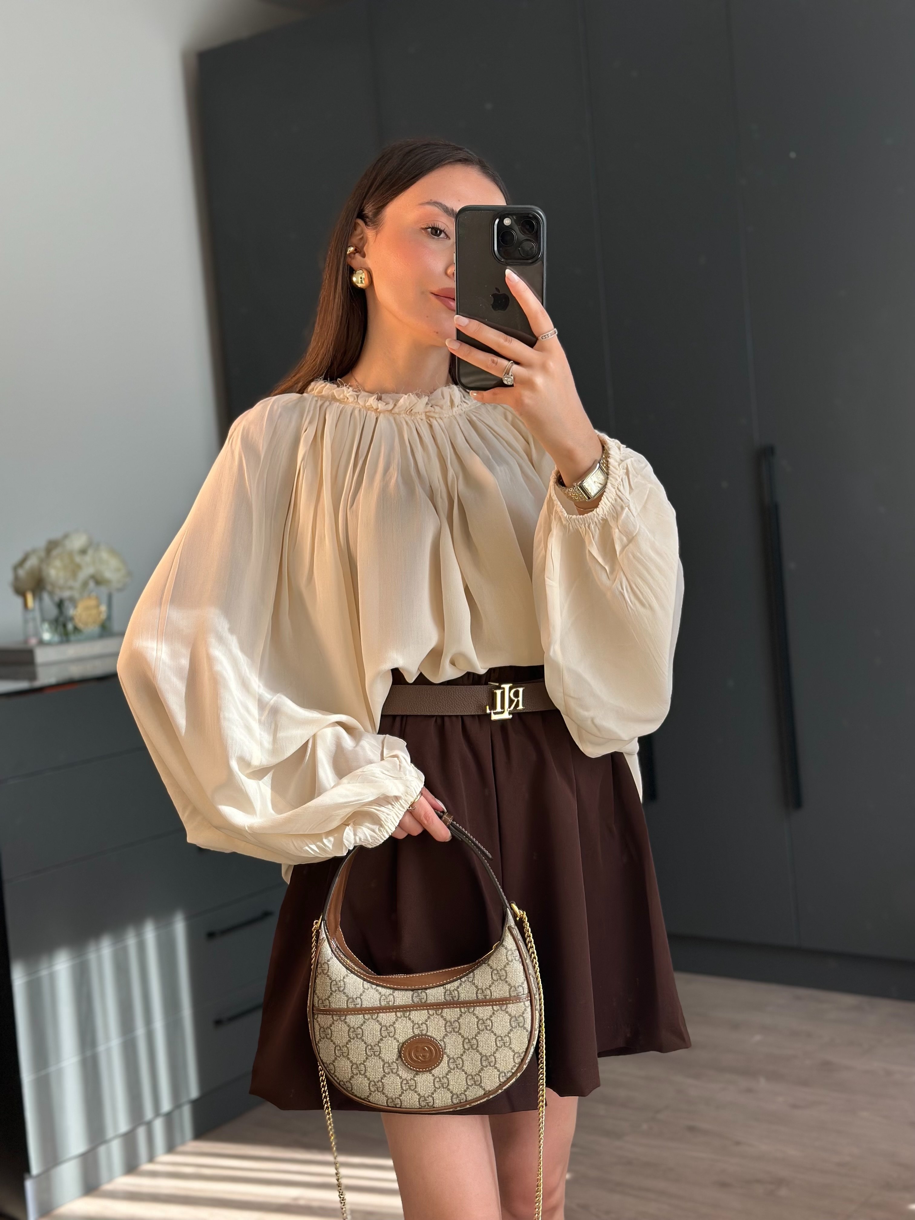 BÜZGÜ YAKA EKRU ŞİFON BLUZ