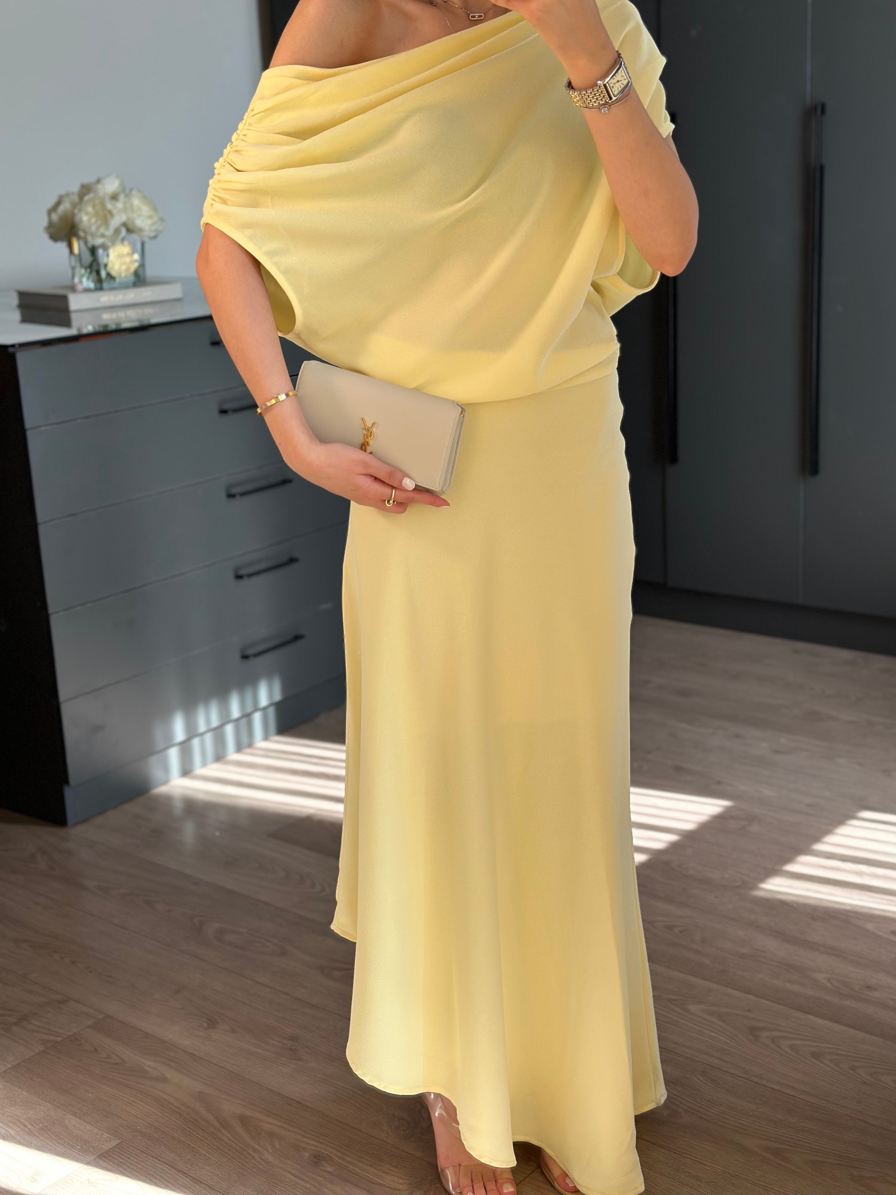 TASARIM YAKA ASİMETRİK SARI ELBİSE