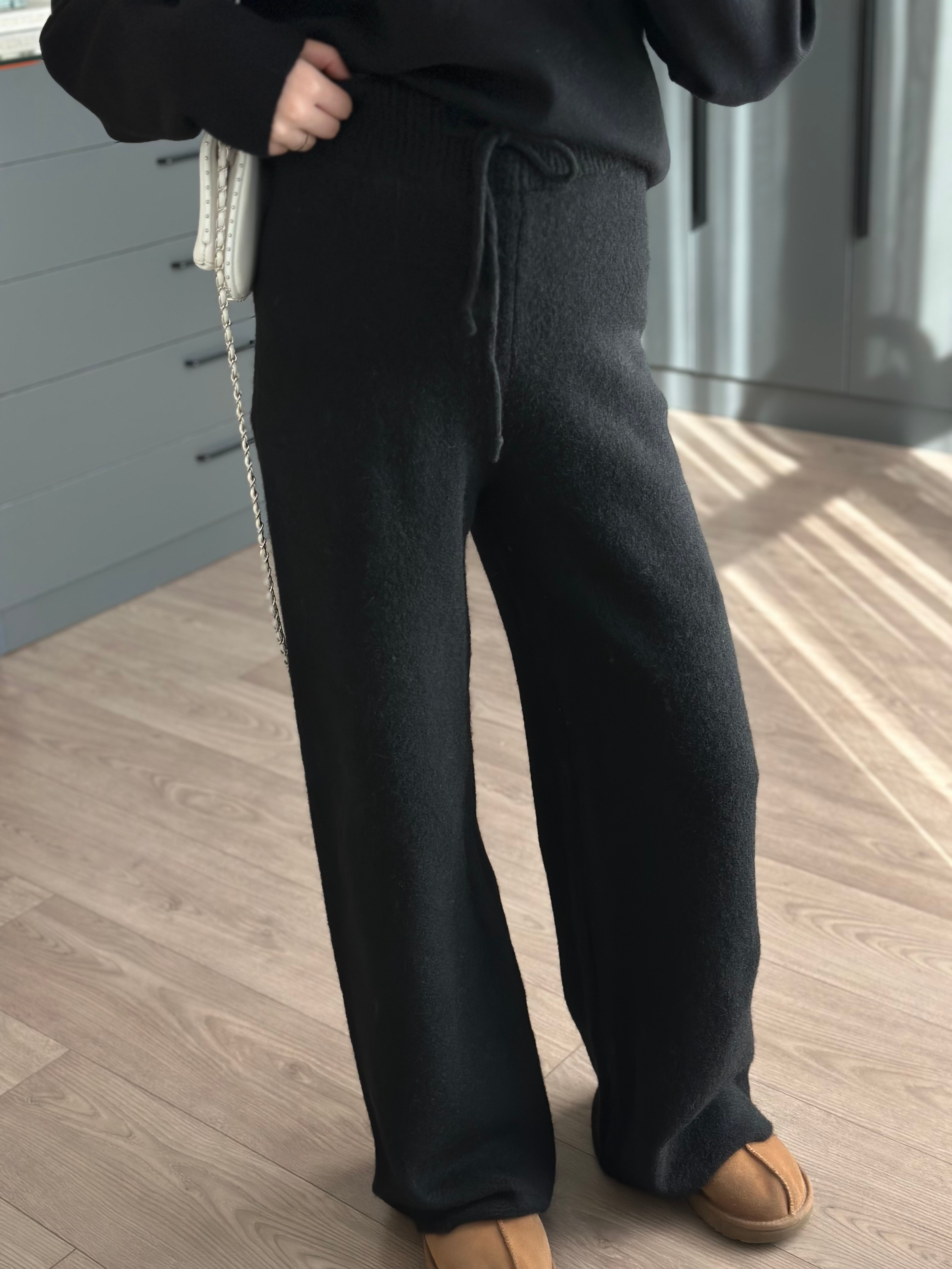 YUMUŞAK DOKULU TRİKO SİYAH PANTOLON