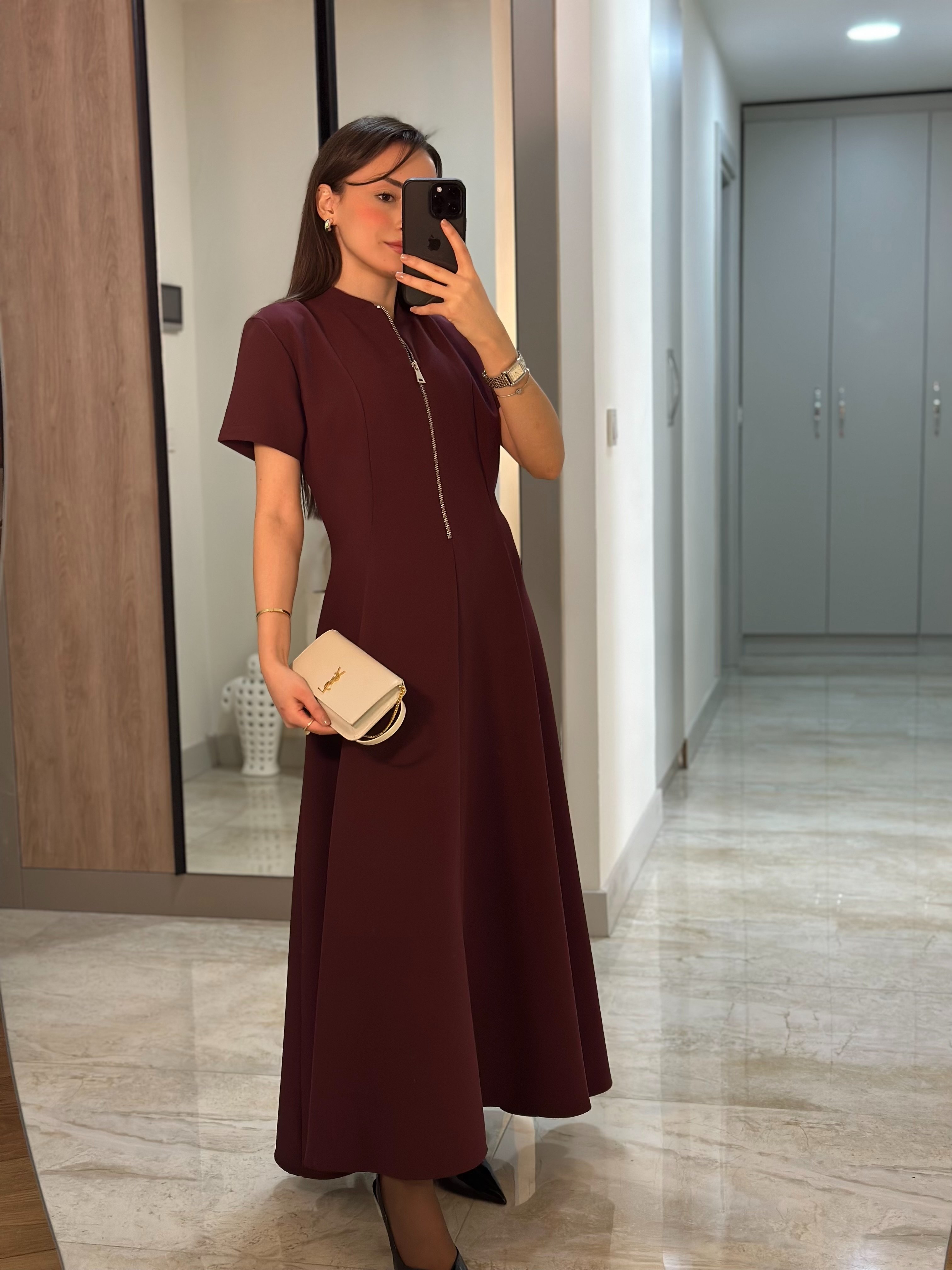 BORDO ÖNÜ FERMUARLI BELDEN OTURTMA MODEL MAXİ ELBİSE