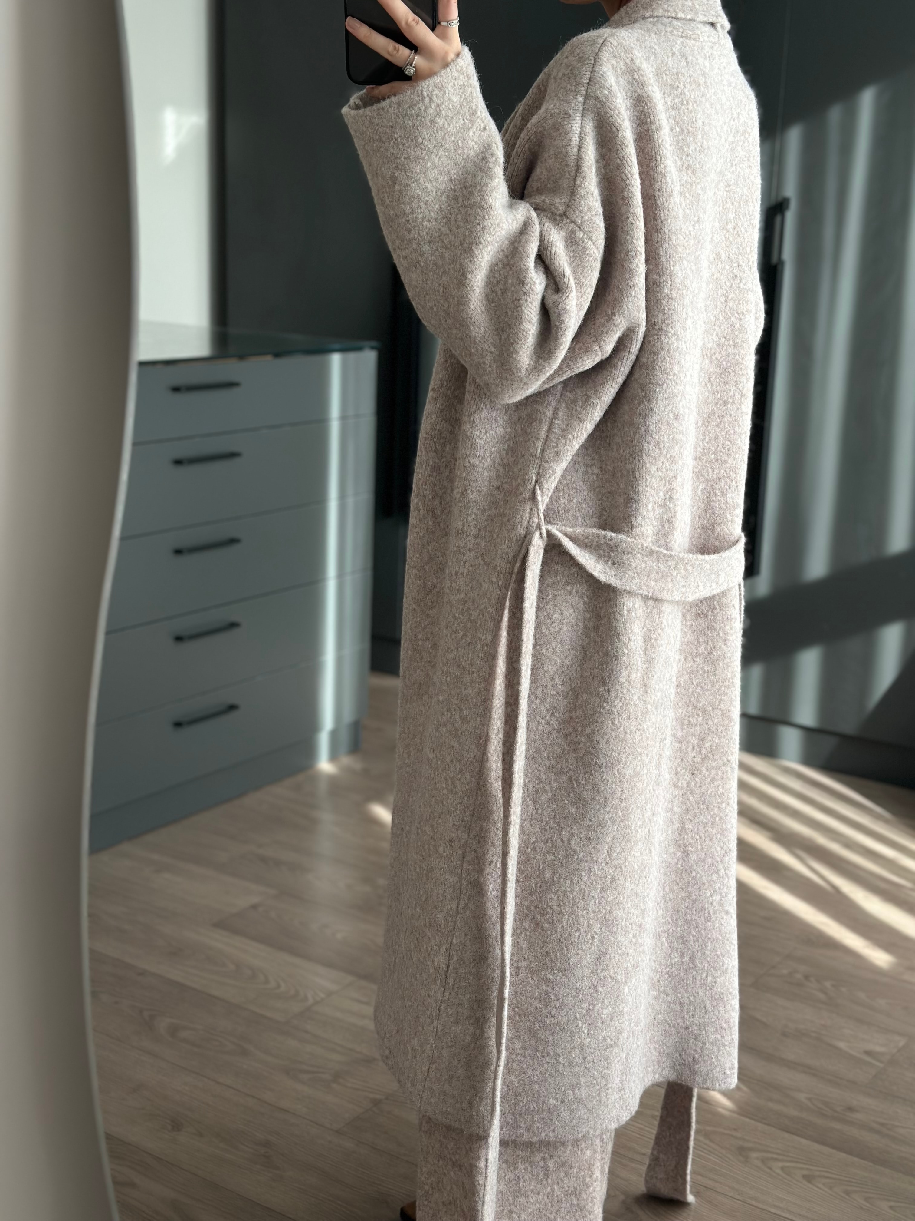 MAXİ BOY BEJ TRİKO HIRKA