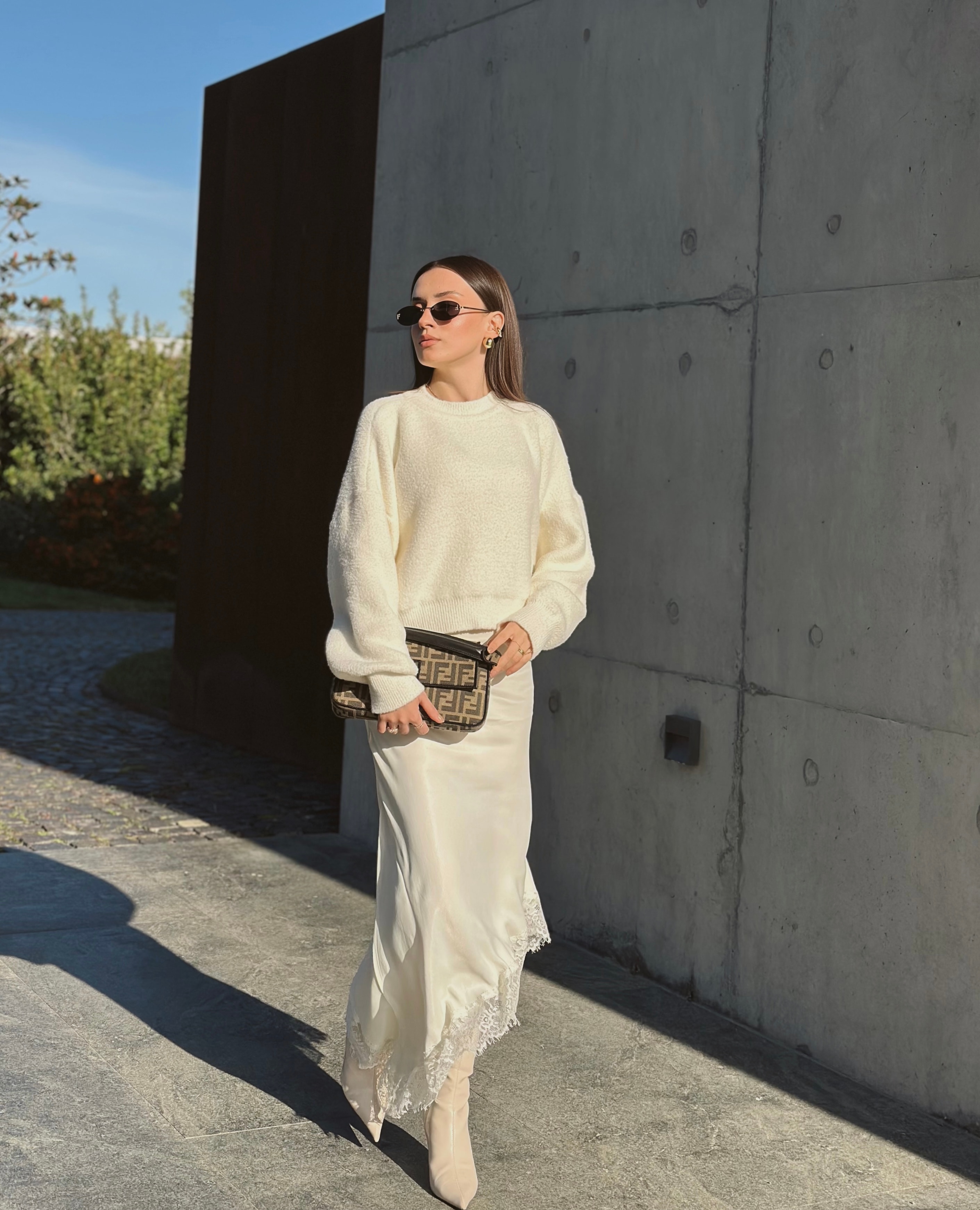 DANTEL UÇLU SATEN EKRU MİDİ ETEK