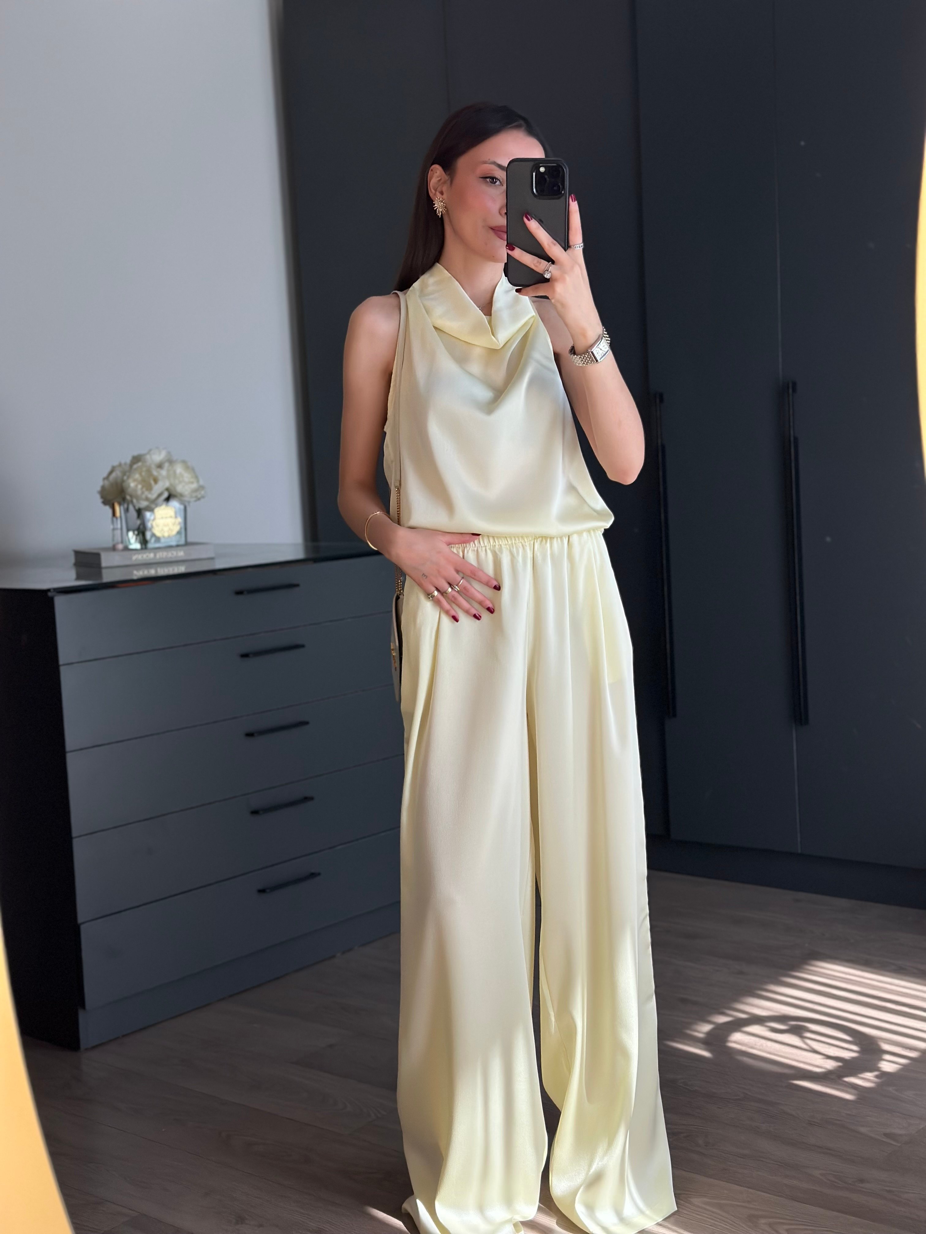 SARI SATEN BLUZ PANTOLON TAKIM