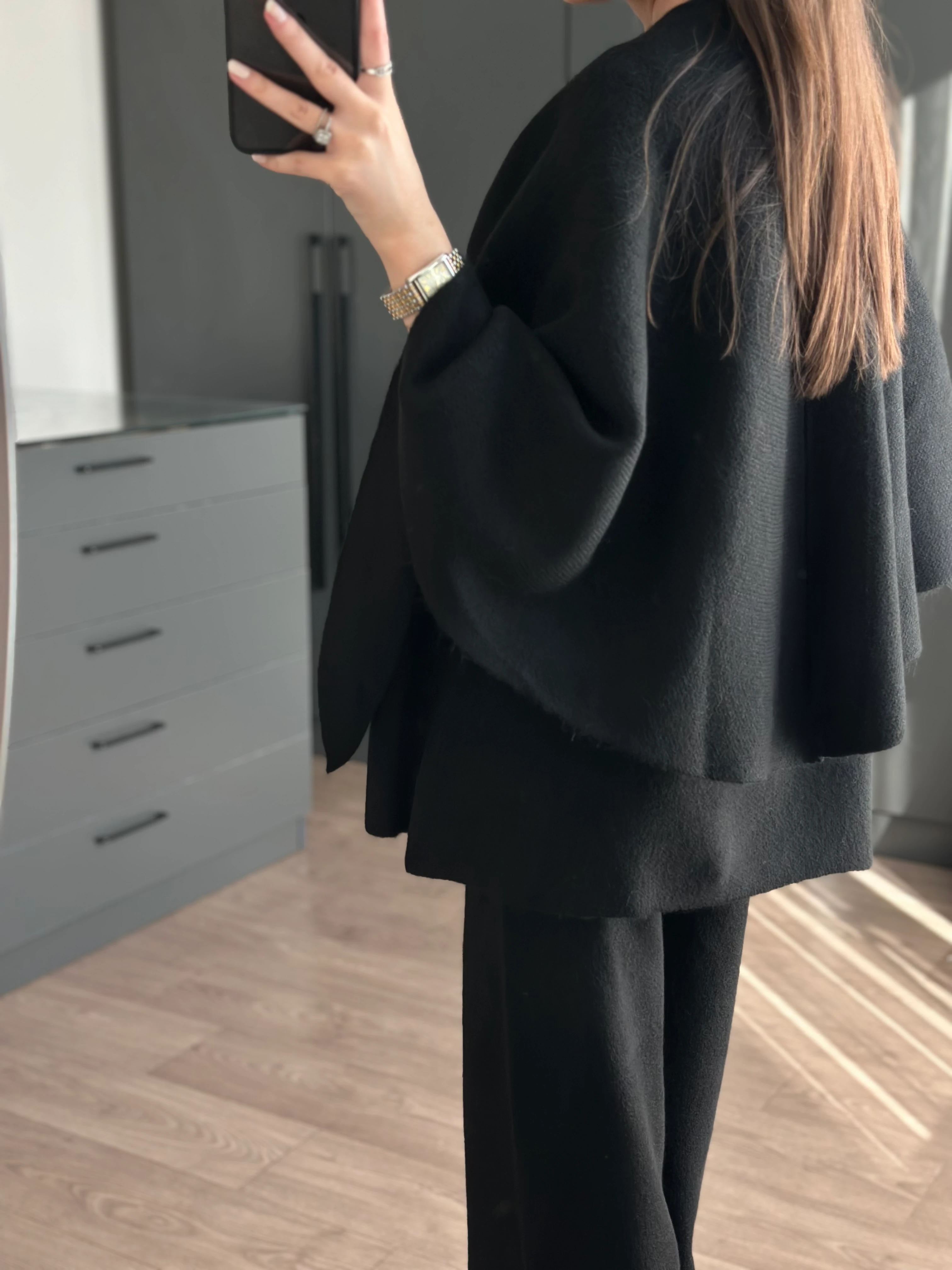 SİYAH METAL DÜĞME DETAYLI TRİKO PANÇO