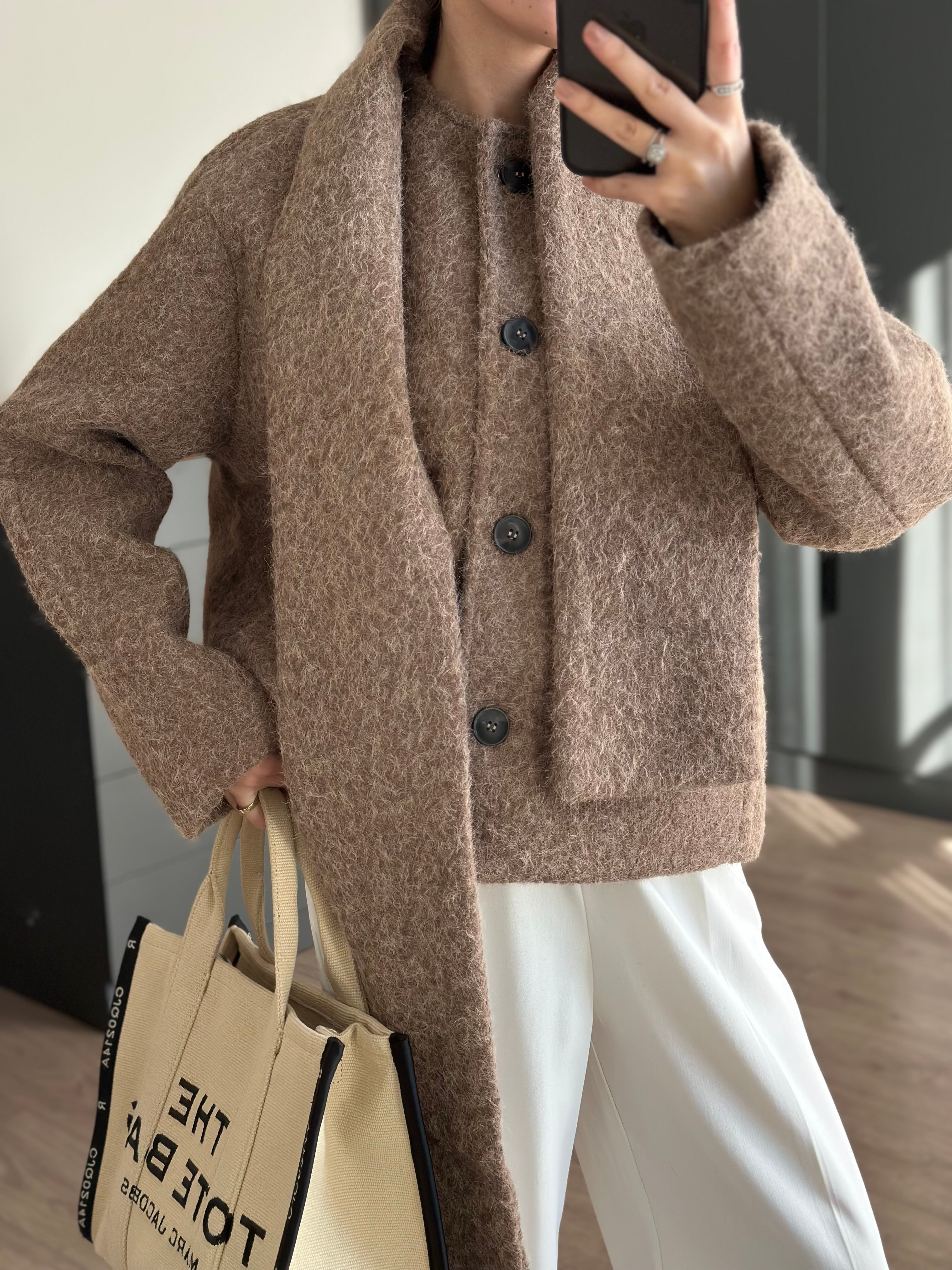 ATKI DETAYLI KISA VİZON KABAN